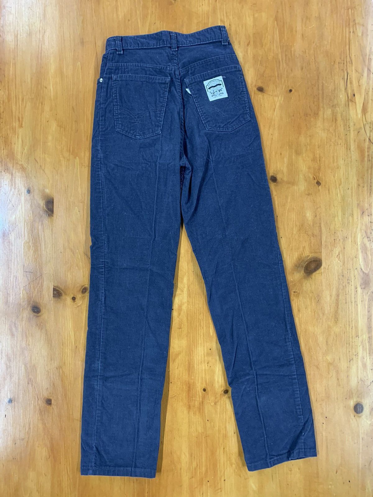 Jean × Levi's × Vintage Vintage 1980s White Tab Levi’s Corduroy Pants Size US 26 / EU 42 - 1 Thumbnail