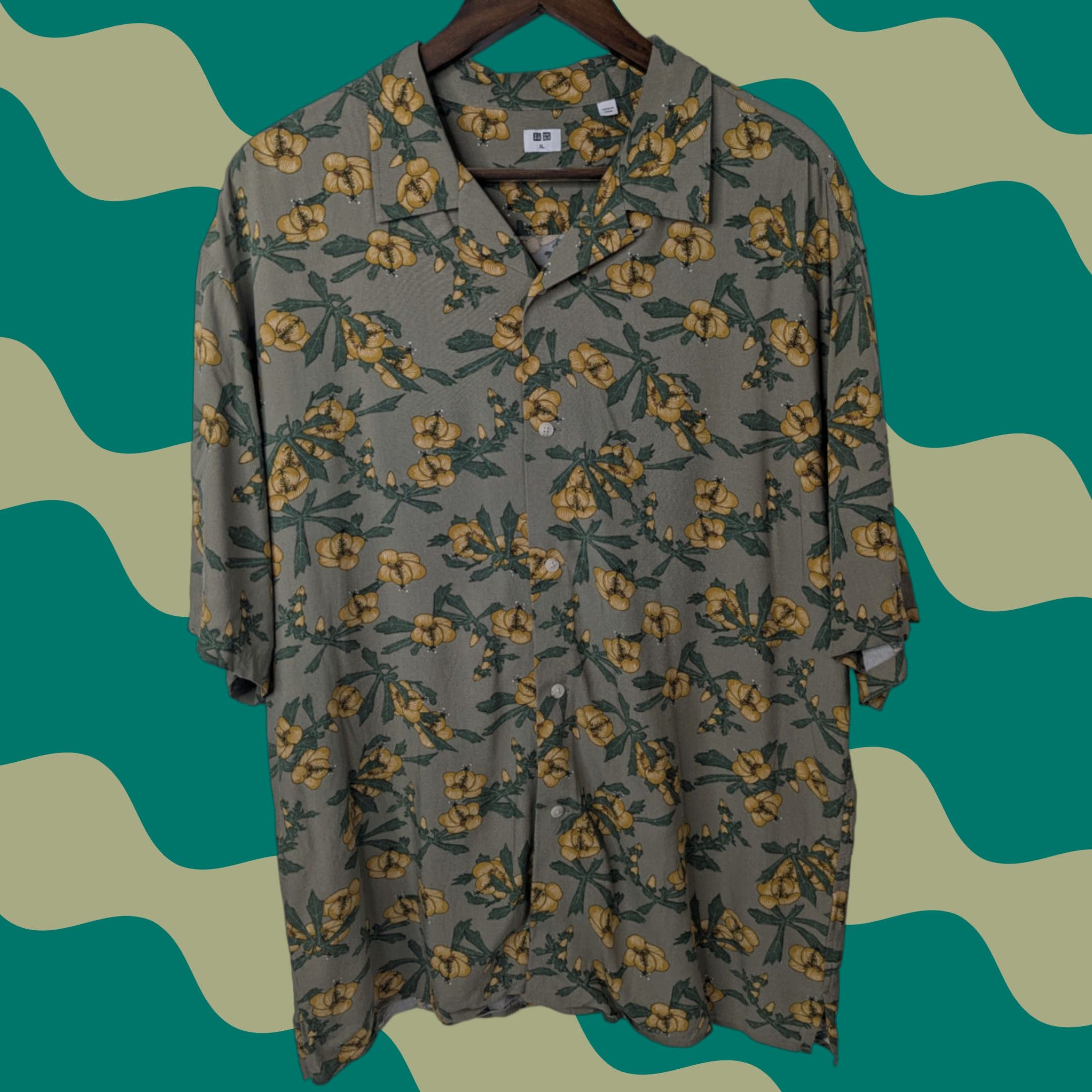 Uniqlo VINTAGE Uniqlo Shirt Mens XL Short Sleeve Button Hawaiian Floral AOP Rayon Collar Size US XL / EU 56 / 4 - 1 Thumbnail