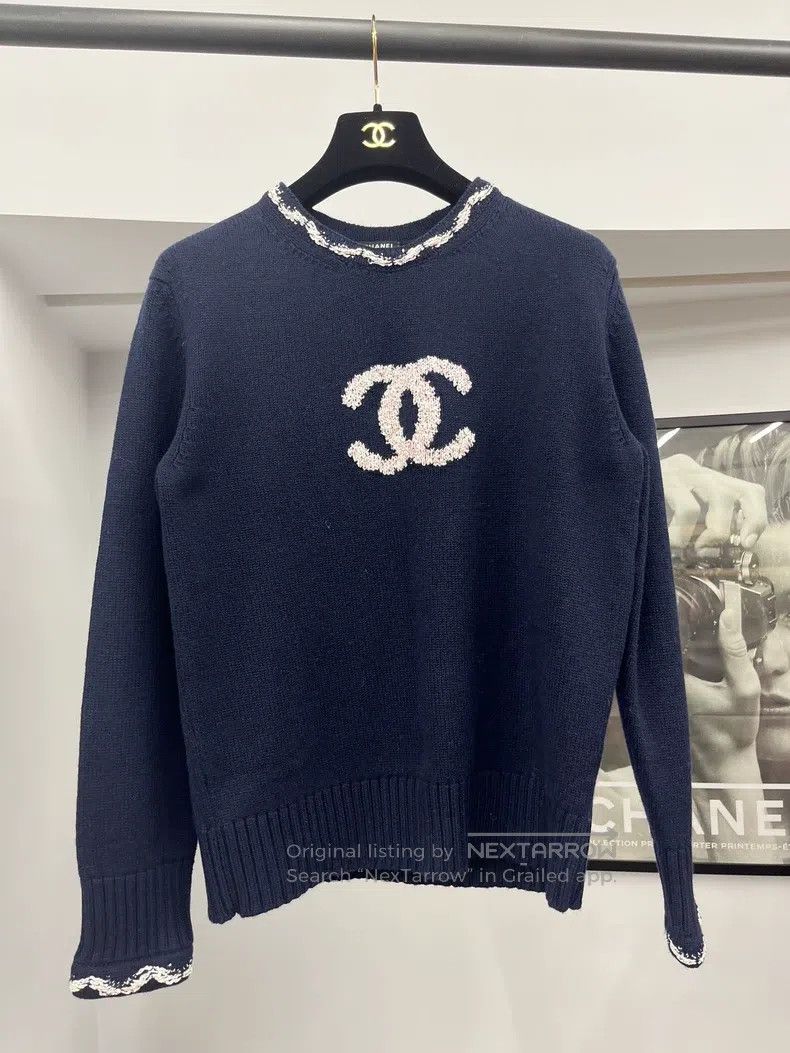 Chanel Chanel Blue large logo cashmere sweater Size XS / US 0-2 / IT 36-38 - 1 Thumbnail