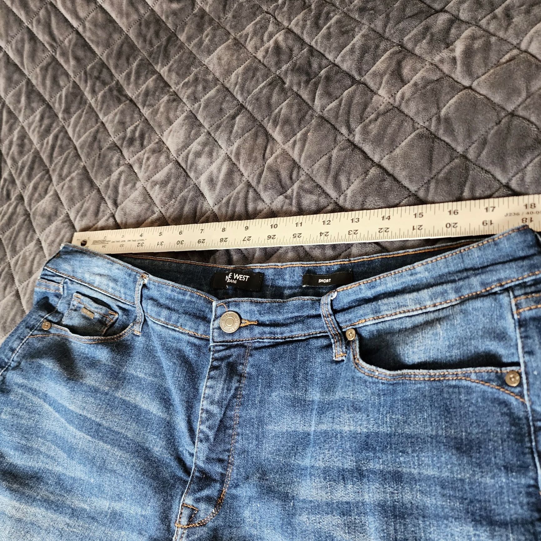 Nine West Nine West Jeans Women’s Size 16 Lucie Bermuda Shorts Denim Jean Medium Wash Size 38" / US 16 / IT 52 - 4 Thumbnail