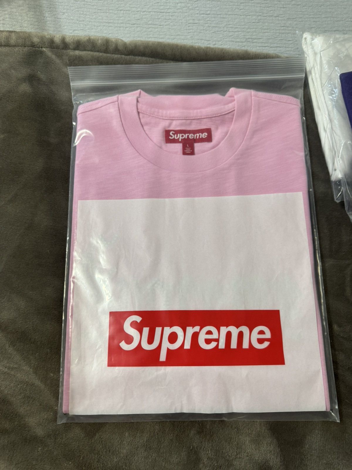 Supreme Supreme Rhinestones Short sleeve TShirt Size US L / EU 52-54 / 3 - 3 Thumbnail