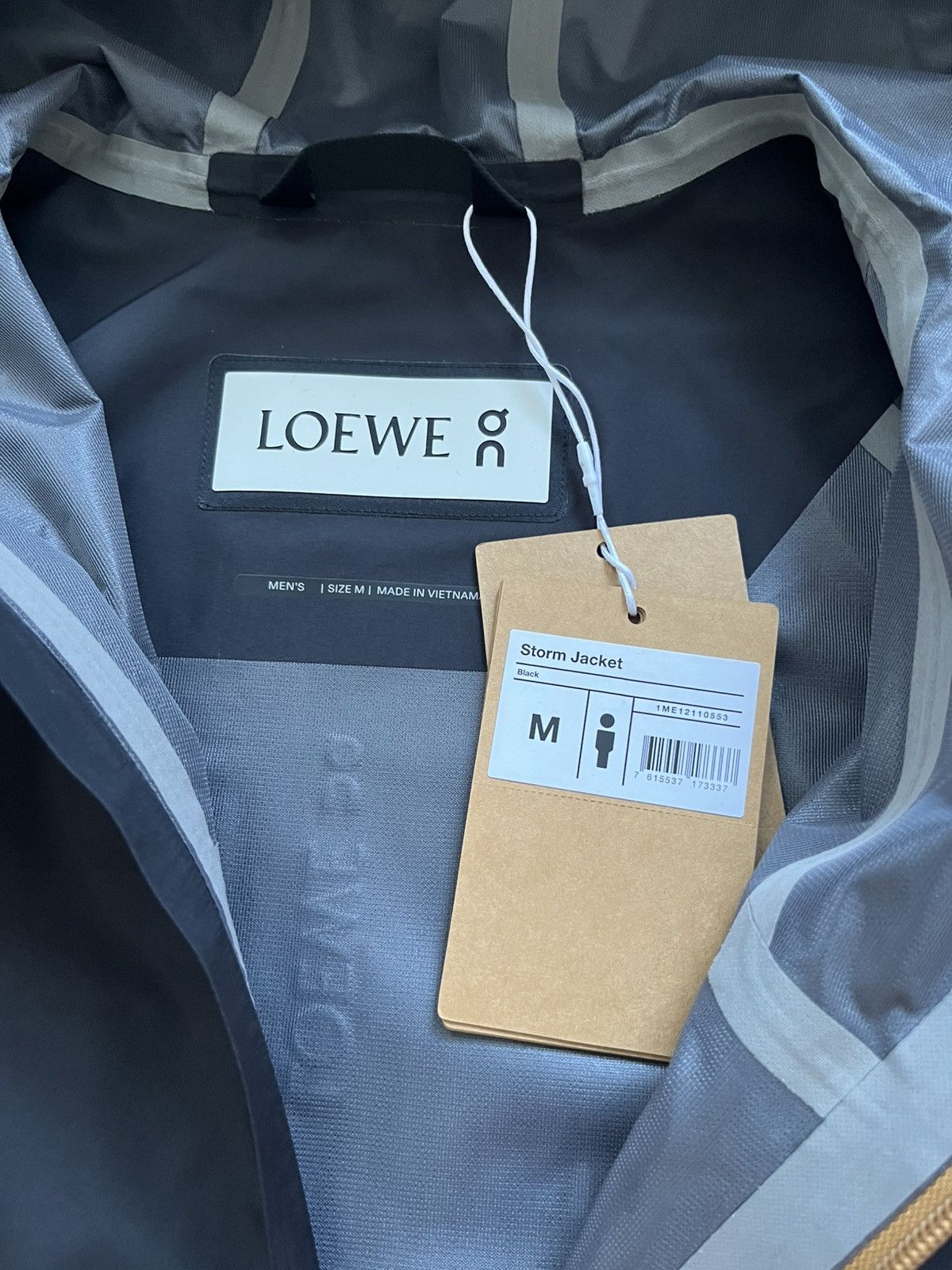 Loewe × On On x Loewe Storm Jacket Men’s Size Medium Black colour Size US M / EU 48-50 / 2 - 3 Thumbnail