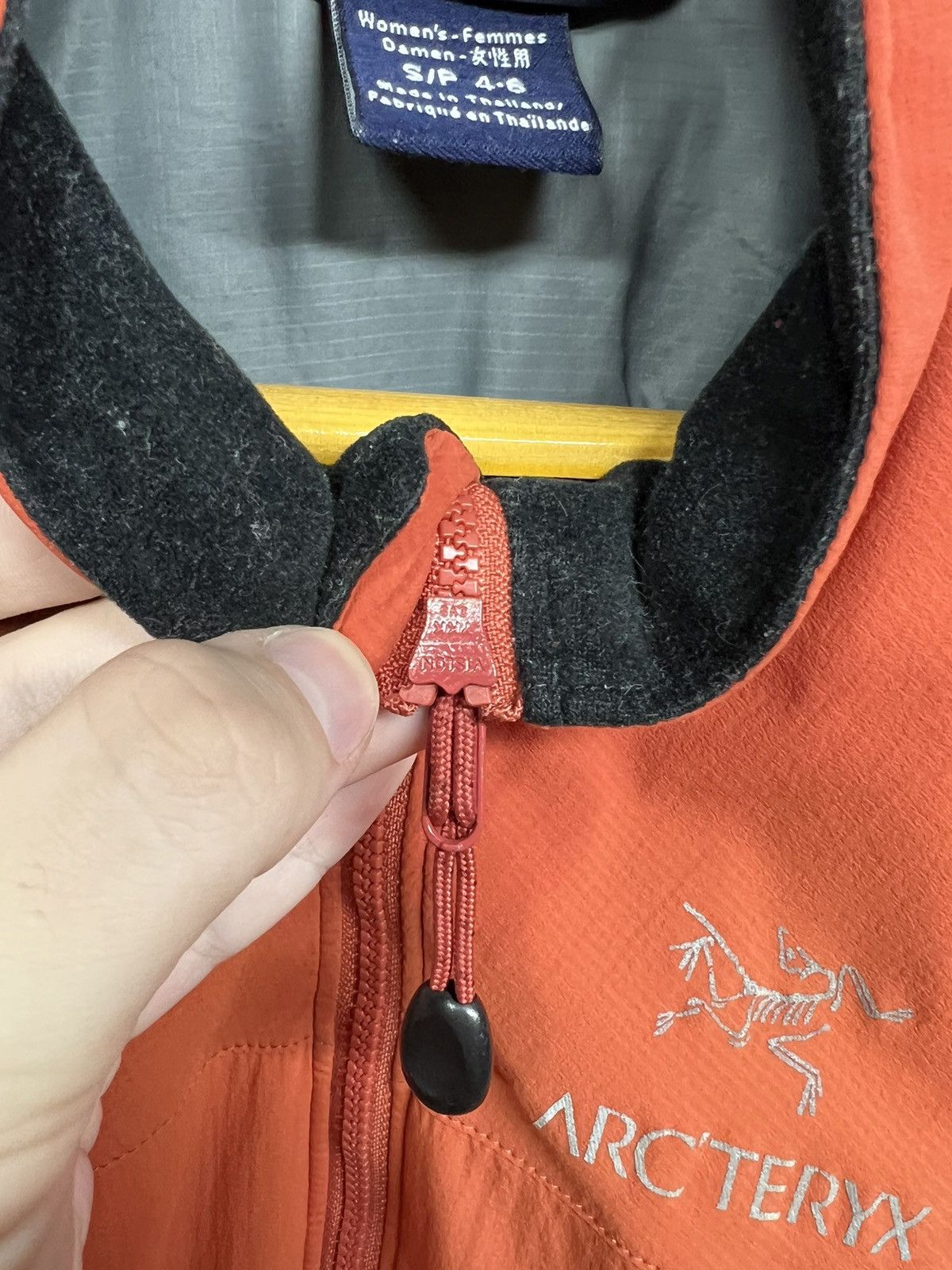 Arc'teryx Vintage Y2k Arc’teryx 🧡 Nylon Reflective Logo Jacket 00’s Size US XS / EU 42 / 0 - 18 Thumbnail
