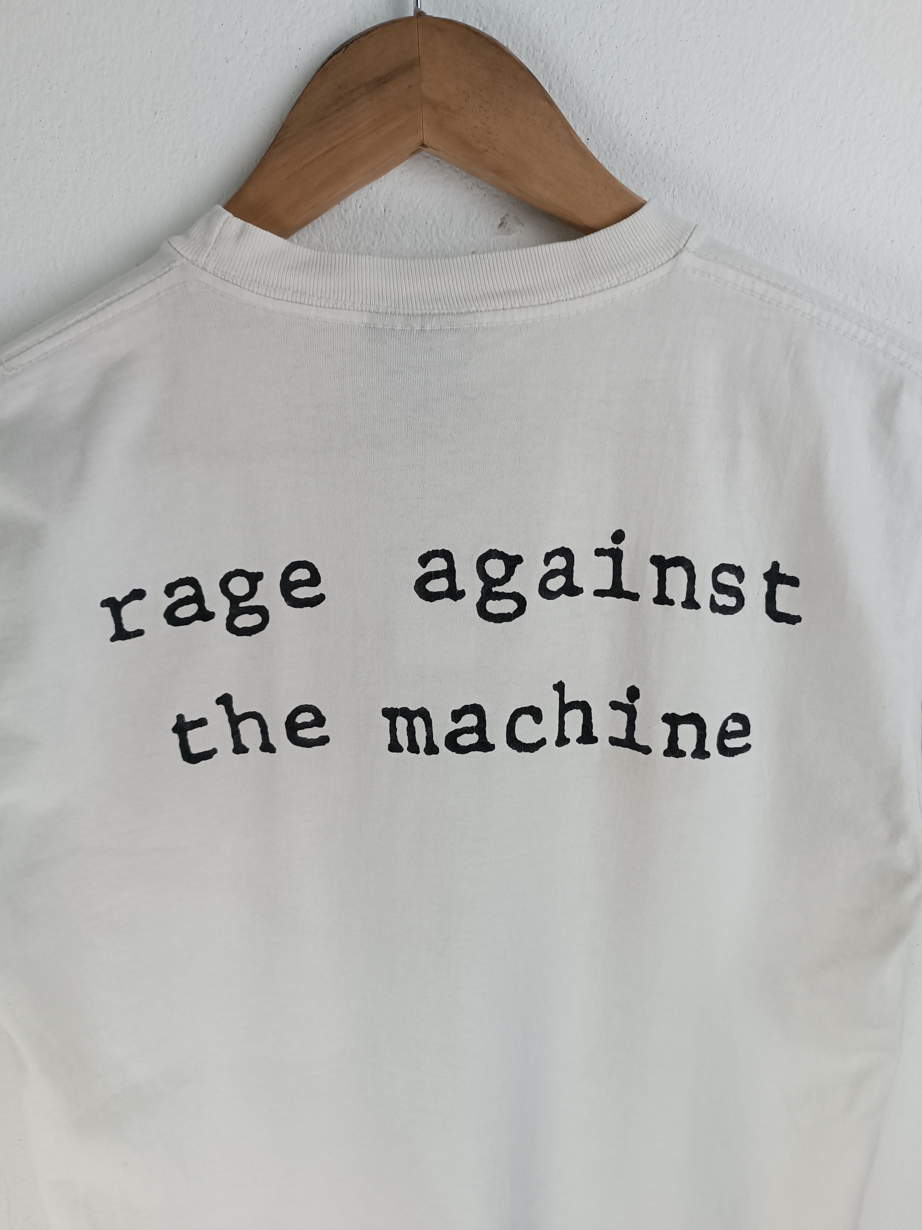 Band Tees VINTAGE '99 RAGE AGAINST THE MACHINE 'BATTLE LOS ANGELES' TS Size US S / EU 44-46 / 1 - 20 Thumbnail