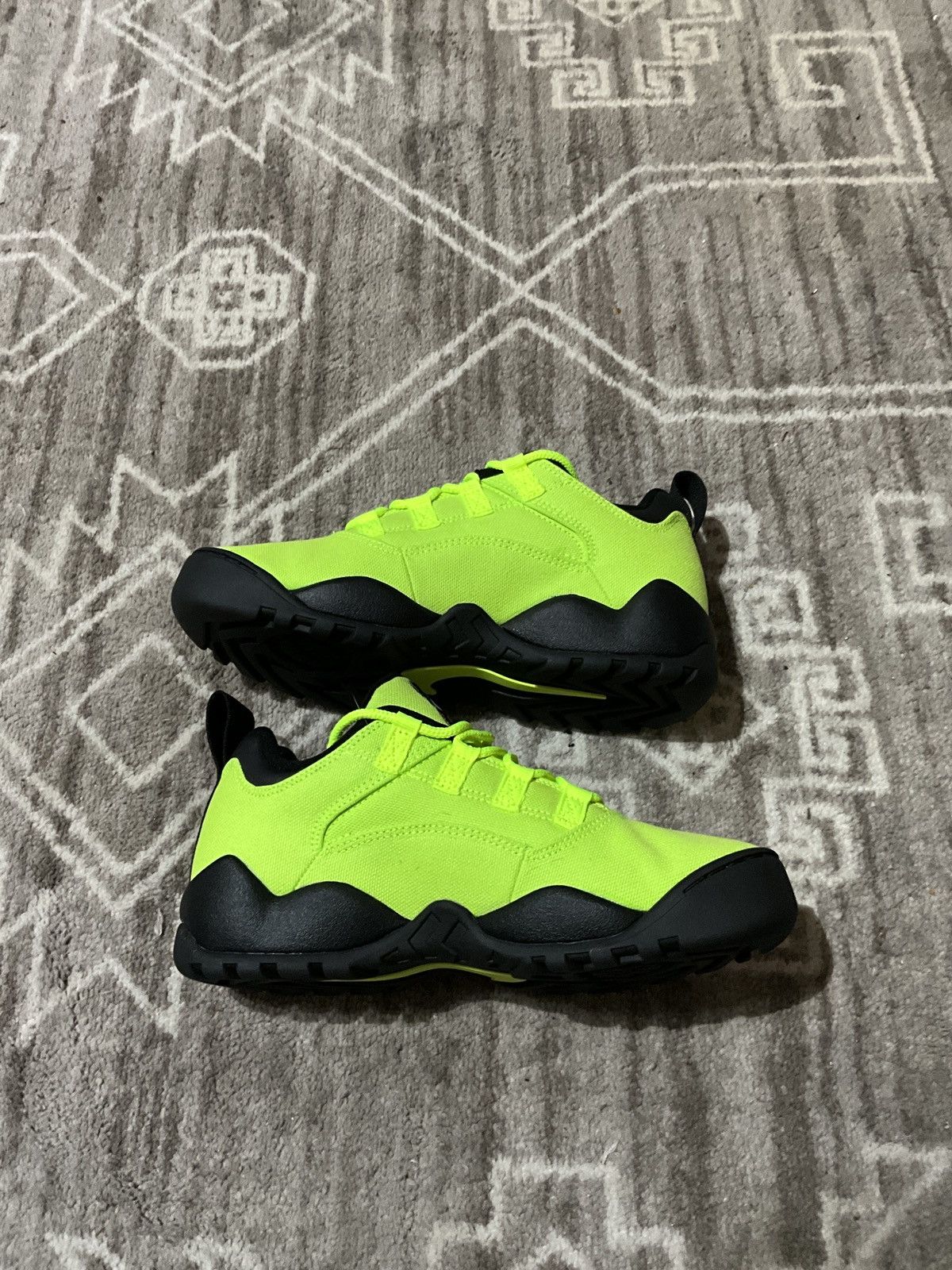 Nike × Supreme Nike sb Supreme Darwin Low Volt Size US 7.5 / EU 40-41 - 2 Thumbnail