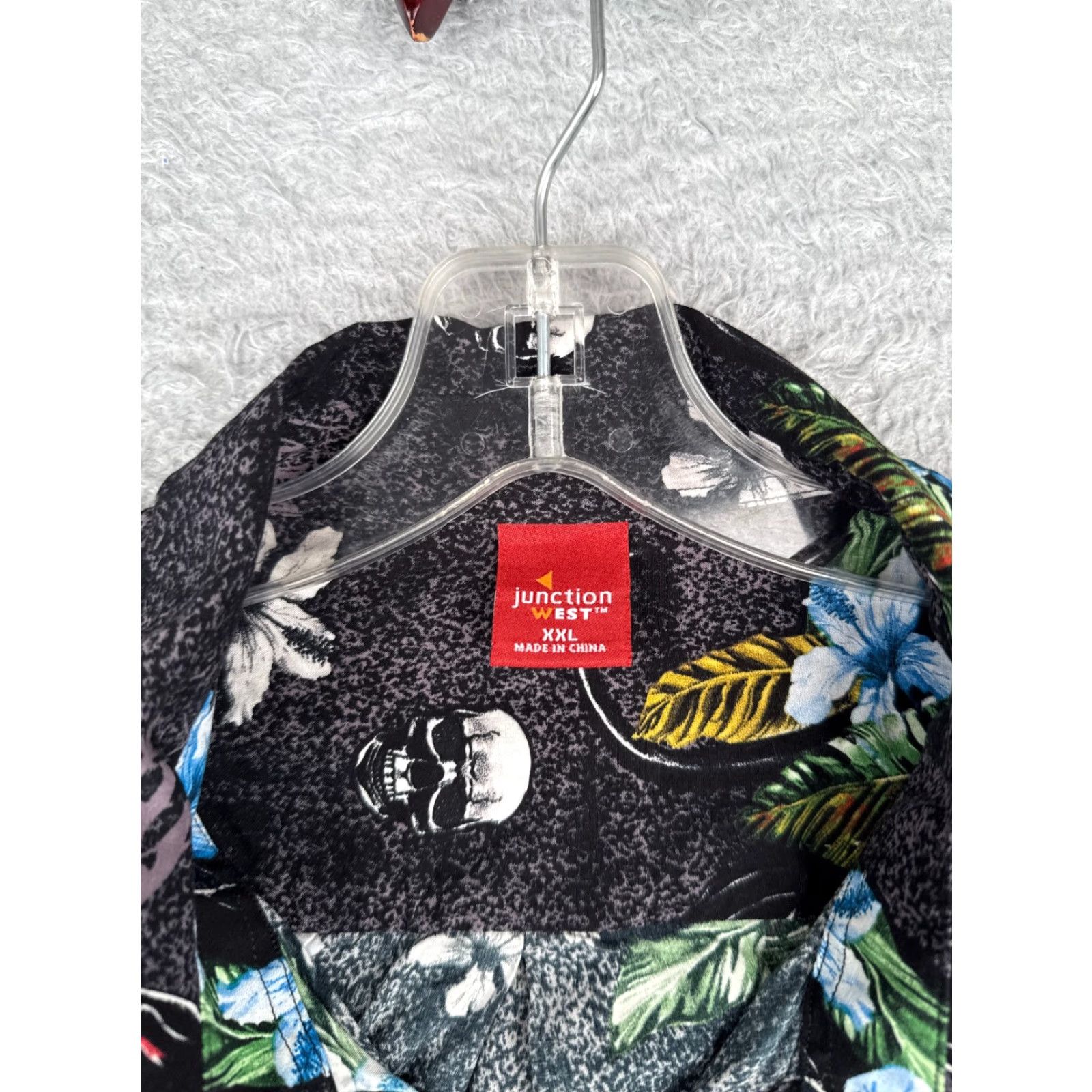 Vintage Junction West Shirt Men 2XL Black Floral Hawaiian Button-Up Casual Short Sleeve Viscose Rayon All Seasons Breathable Pockets Vintage No Size US XXL / EU 58 / 5 - 7 Thumbnail