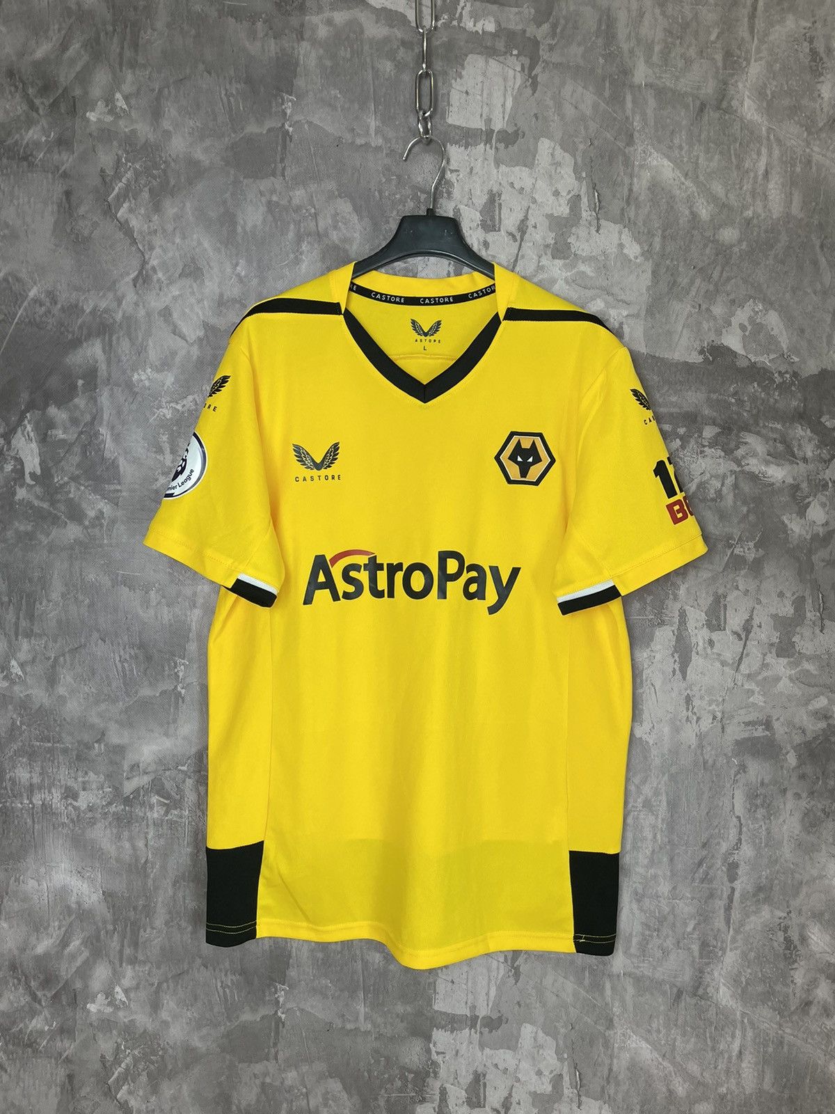 Castore Wolverhampton Castore Yellow Coady Soccer Jersey Kit Size US L / EU 52-54 / 3 - 1 Thumbnail