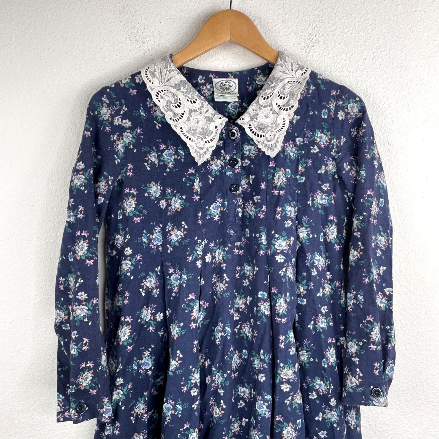 Laura Ashley VINTAGE Laura Ashley Dress Women's Blue Floral Lace A-Line Maxi Long Sleeve 6 44.5" 20" Pit to Pit Casual Wedding Girls? Size M / US 6-8 / IT 42-44 - 3 Thumbnail