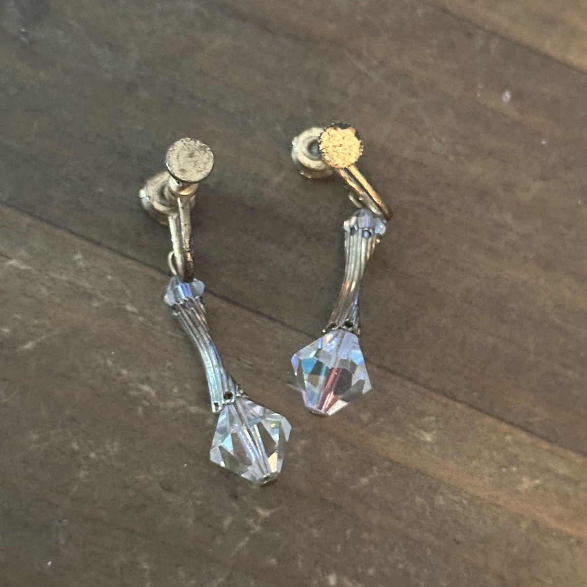 Vintage Vintage Aurora Borealis crystal screw back dangle earrings Size ONE SIZE - 3 Thumbnail