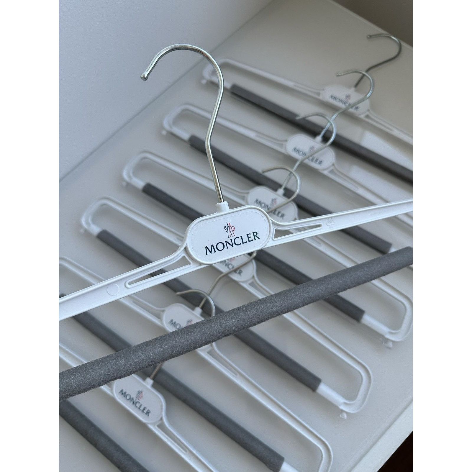 Moncler logo made in italy plastic metal hook white hangers