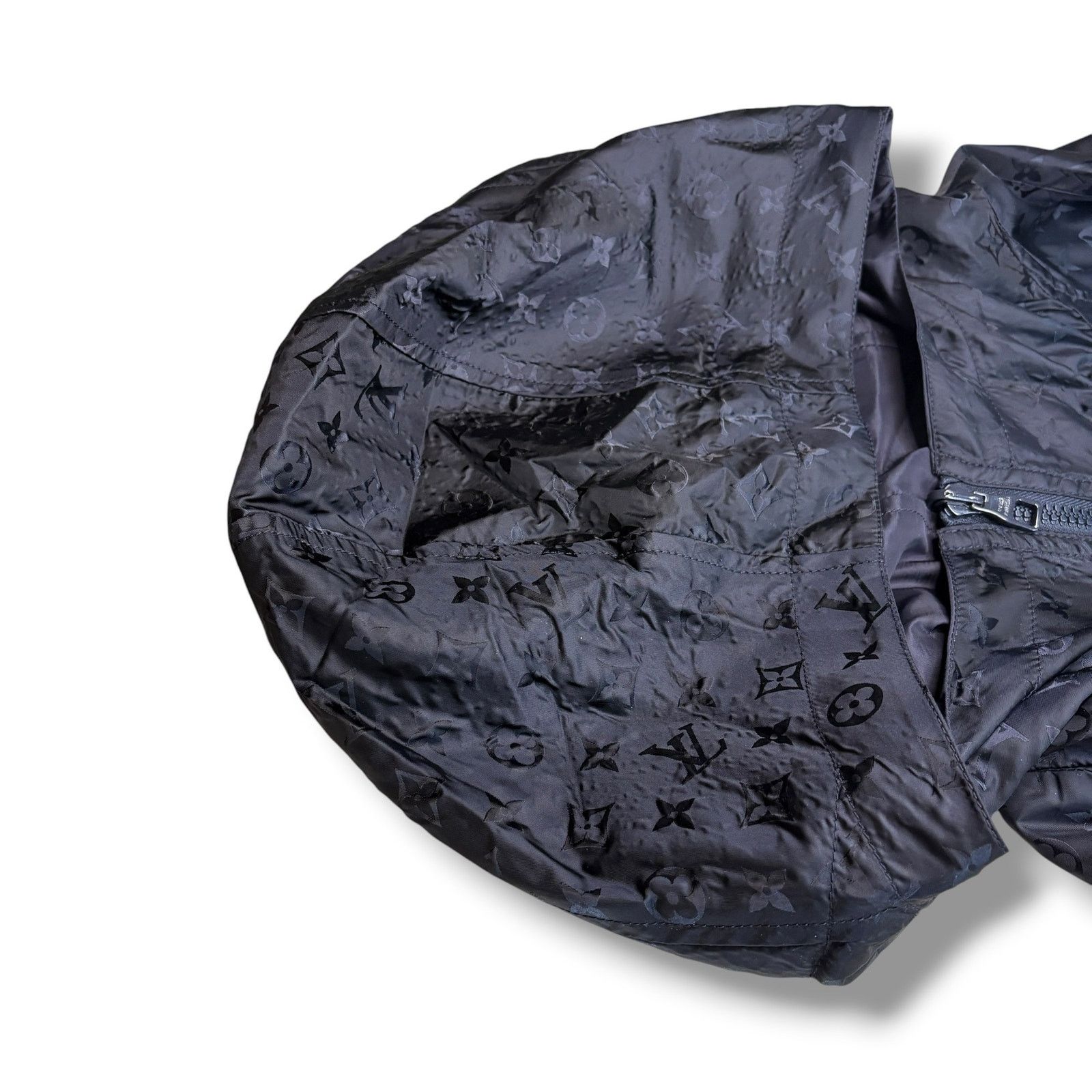 Louis Vuitton Louis Vuitton Monogram Reversible Windbreaker in navy | LV50 Size US M / EU 48-50 / 2 - 11 Thumbnail