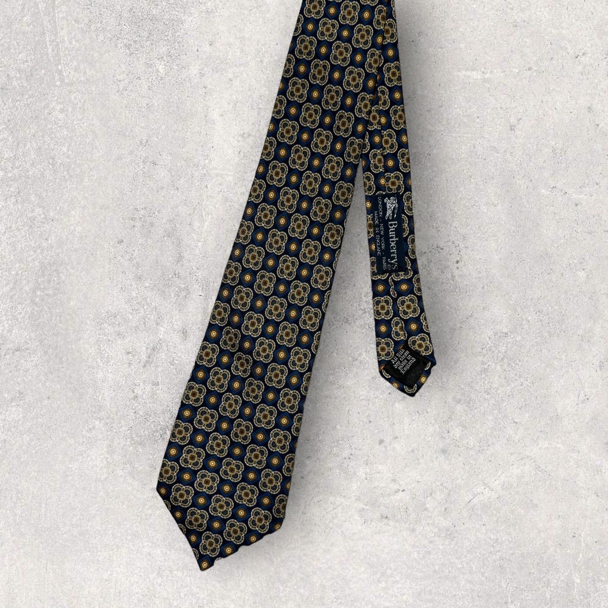 Burberry × Vintage Vintage Burberrys tie Size ONE SIZE - 1 Thumbnail