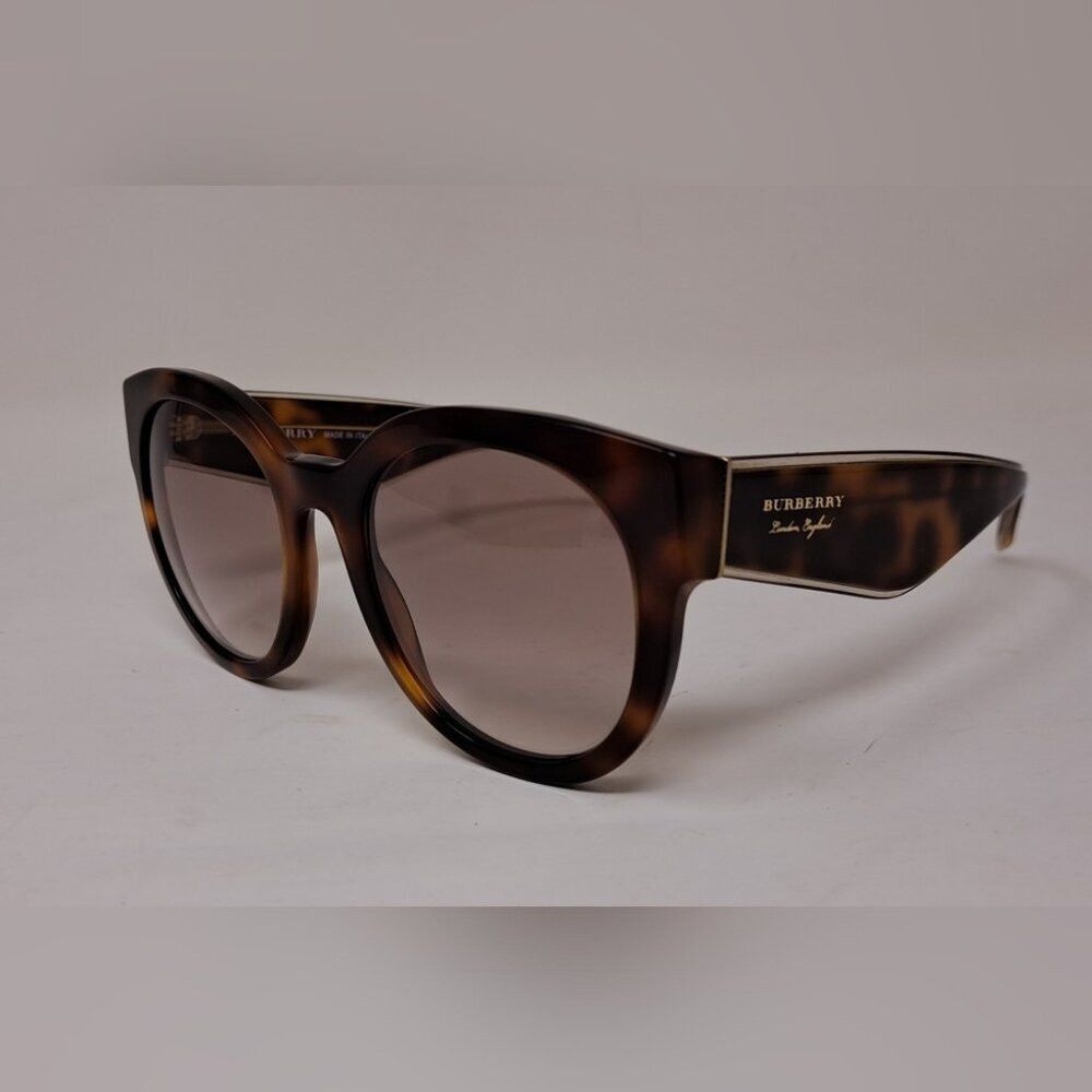 Burberry NWT Burberry Sunglasses Dark Havana Brown Gradient Round B4 Size ONE SIZE - 9 Thumbnail