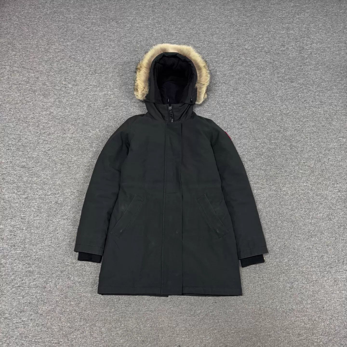 Canada Goose Canada Goose long hooded logo patch fur trim xs 99 new Size XS / US 0-2 / IT 36-38 - 1 Thumbnail