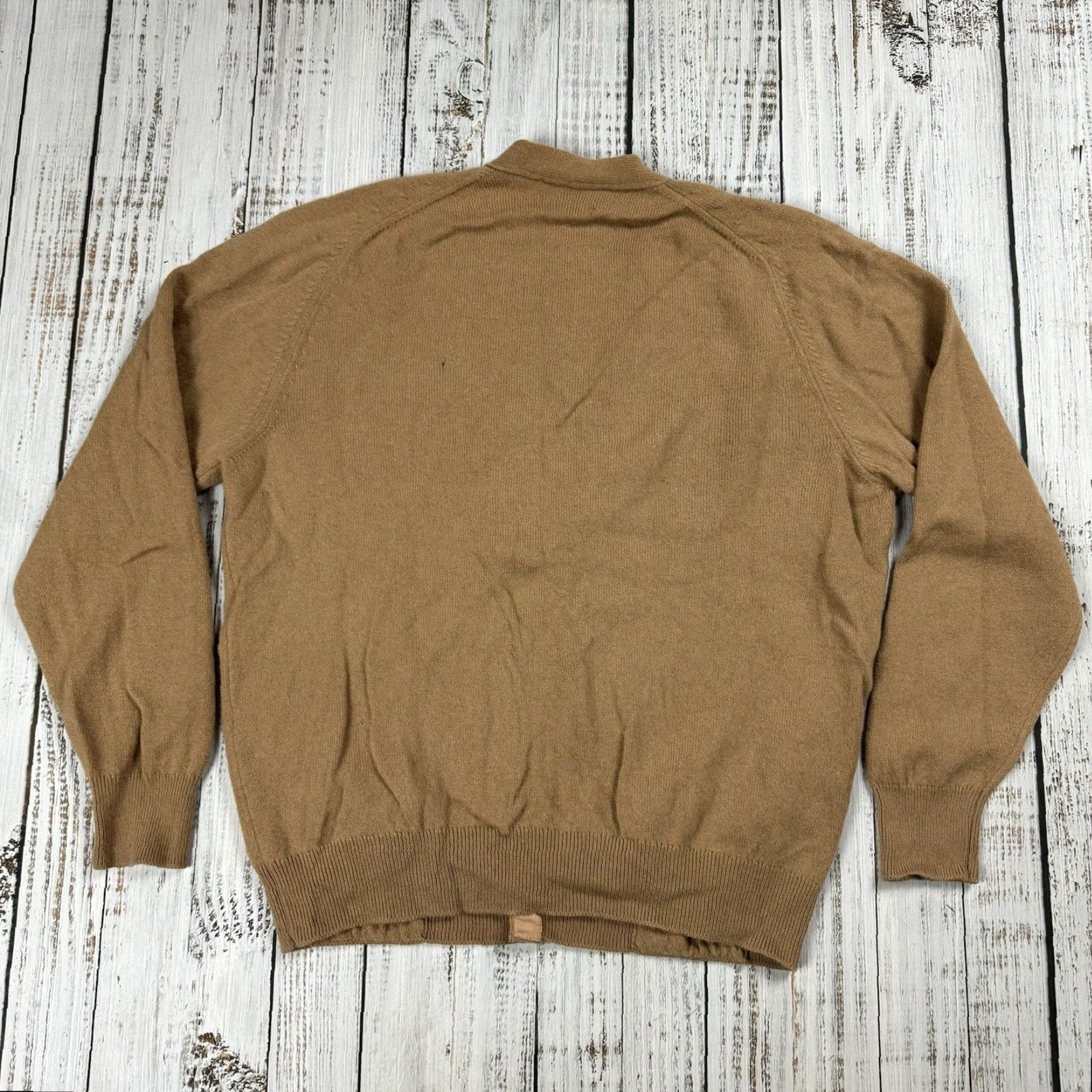 Vintage VINTAGE Pringle of Scotland Men’s Cardigan Sweater 100% Wool Brown 5-Button Classic Fitted UK Size 46 Size US XXL / EU 58 / 5 - 6 Thumbnail