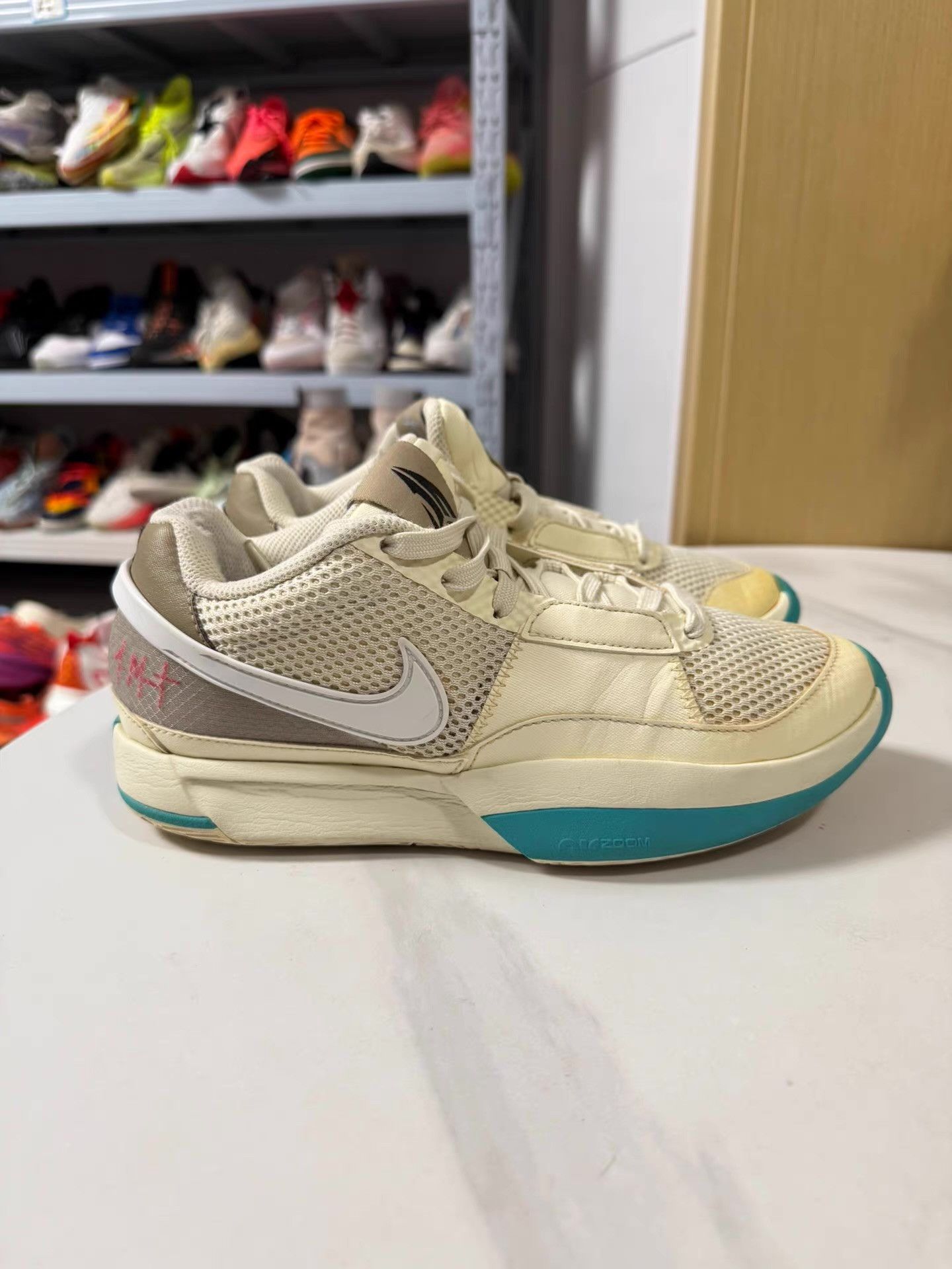 Nike Nike Ja 1, anti-slip and wear-resistant Q10 Size US 5.5 / EU 38 - 1 Thumbnail