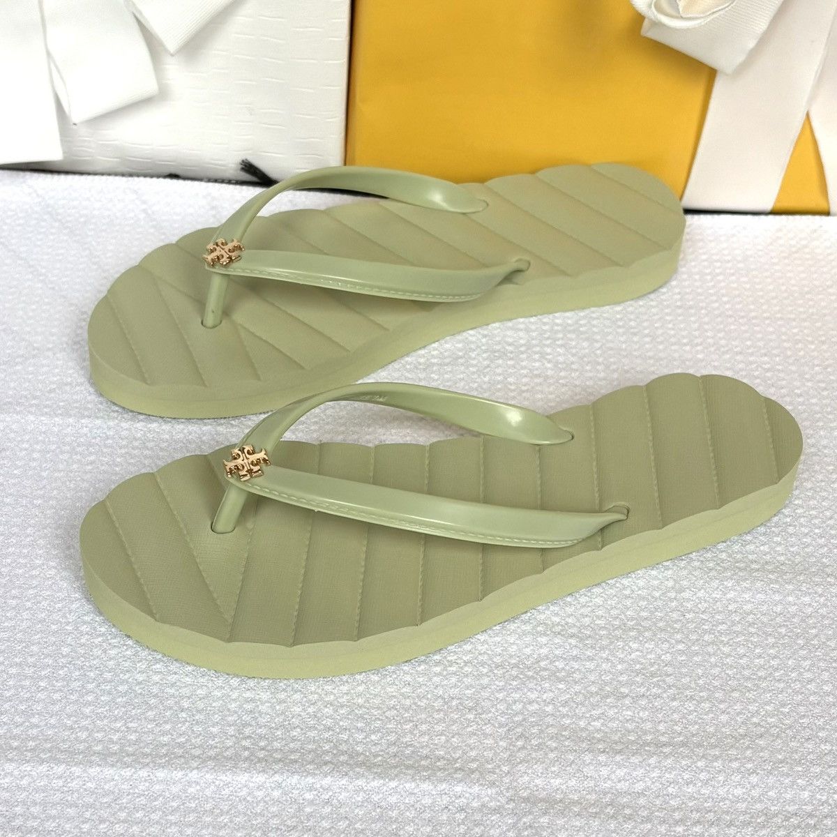 Tory Burch Kira Flip Flop Size US 7 / IT 37 - 2 Thumbnail
