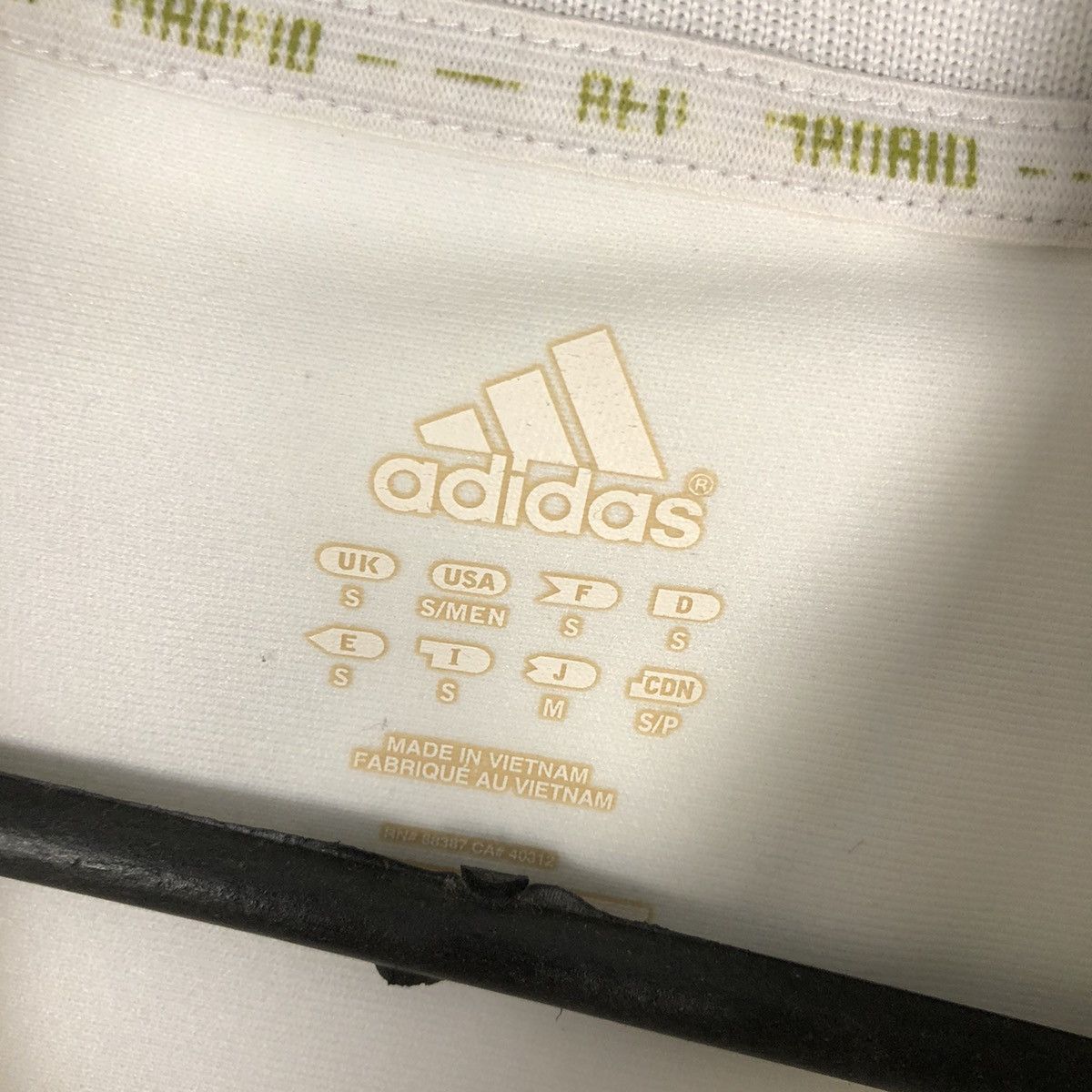 Adidas Real Madrid 2010 2011 home jersey vintage Size US S / EU 44-46 / 1 - 8 Thumbnail