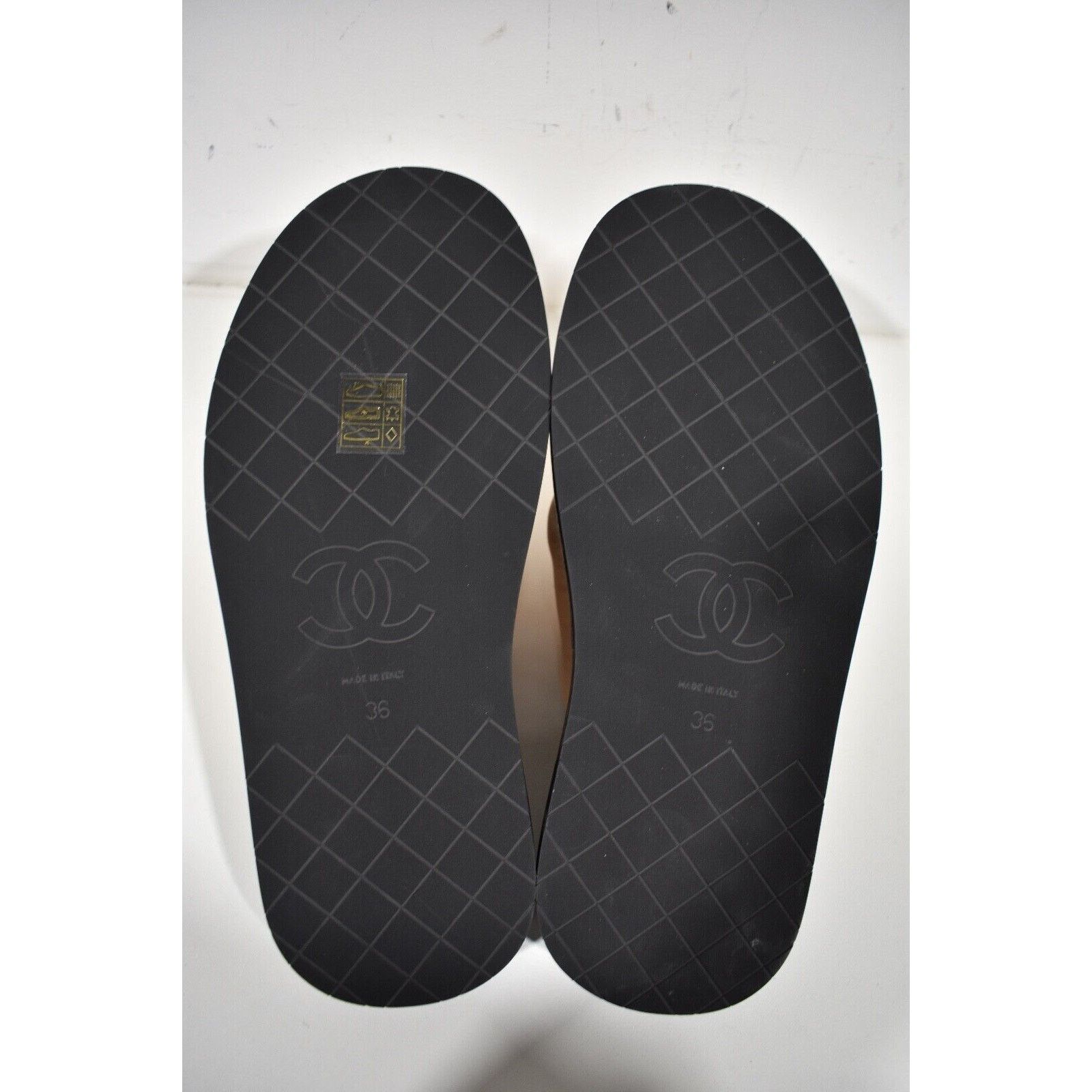 Chanel Chanel Beige Black Fabric Criss Cross Puffy CC Logo Slide Size US 6 / IT 36 - 12 Thumbnail