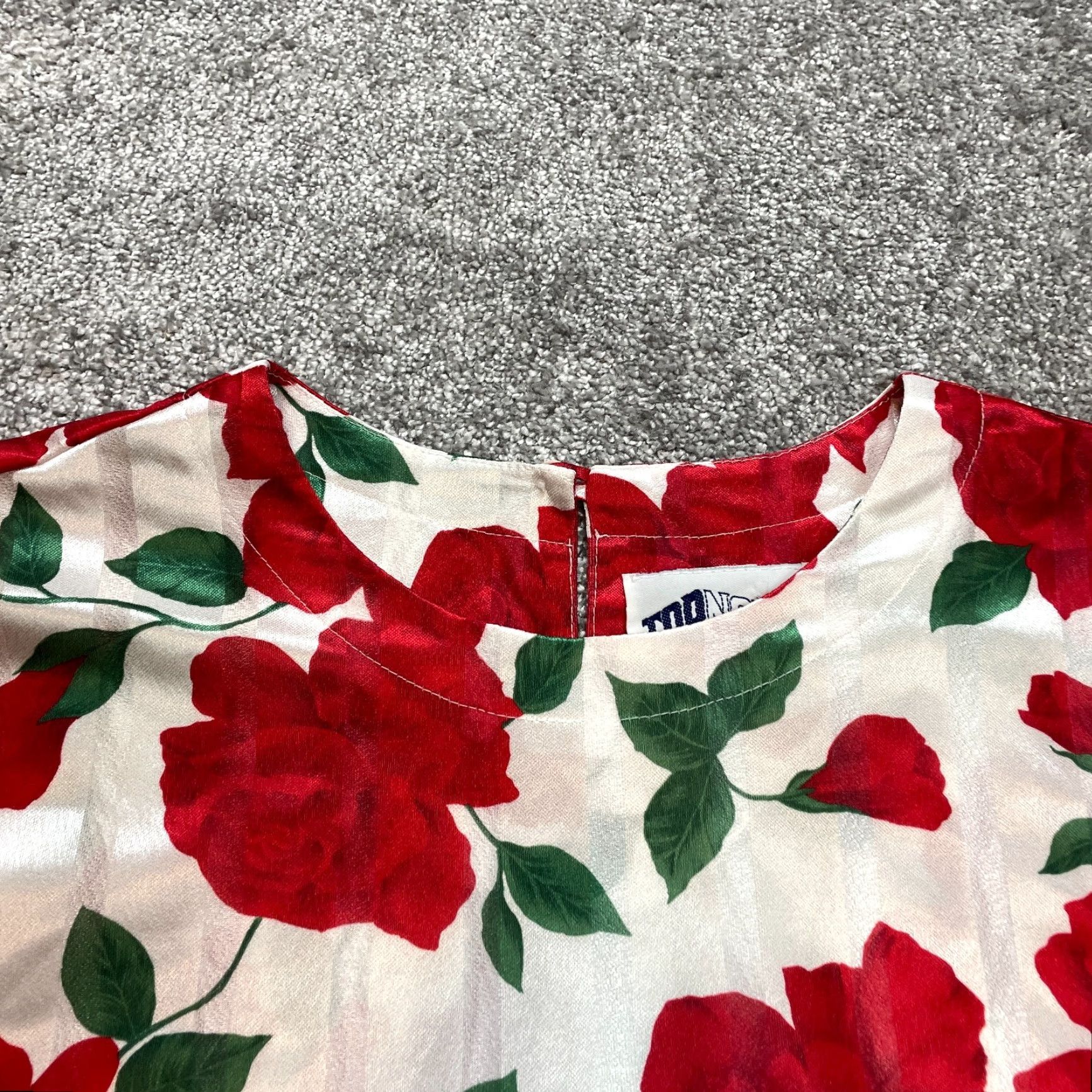 Vintage Top Notch Blouse Shirt Womens 20W White Red Roses Floral Short Sleeve Vintage US Size 3XL / US 20-22 - 2 Thumbnail