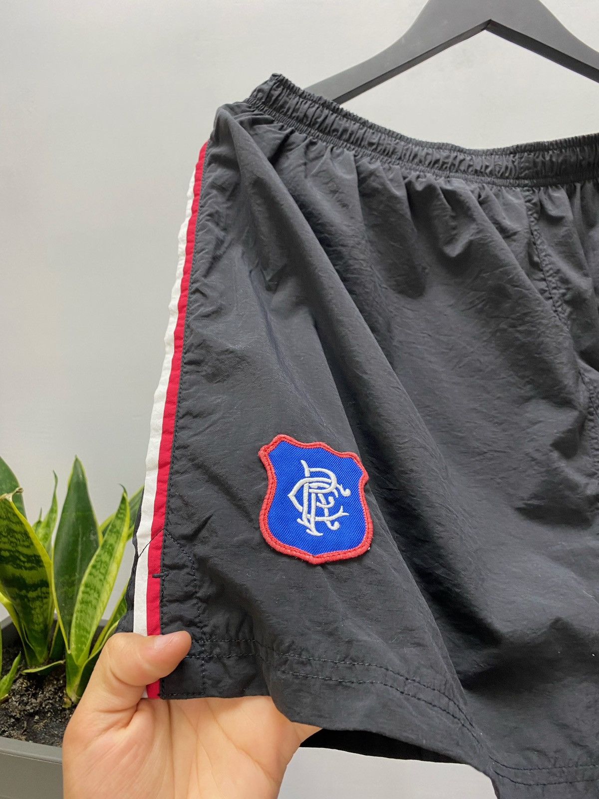 Nike × Vintage Vintage 99s Glasgow Rangers Soccer Shorts Football Size US 36 / EU 52 - 8 Thumbnail