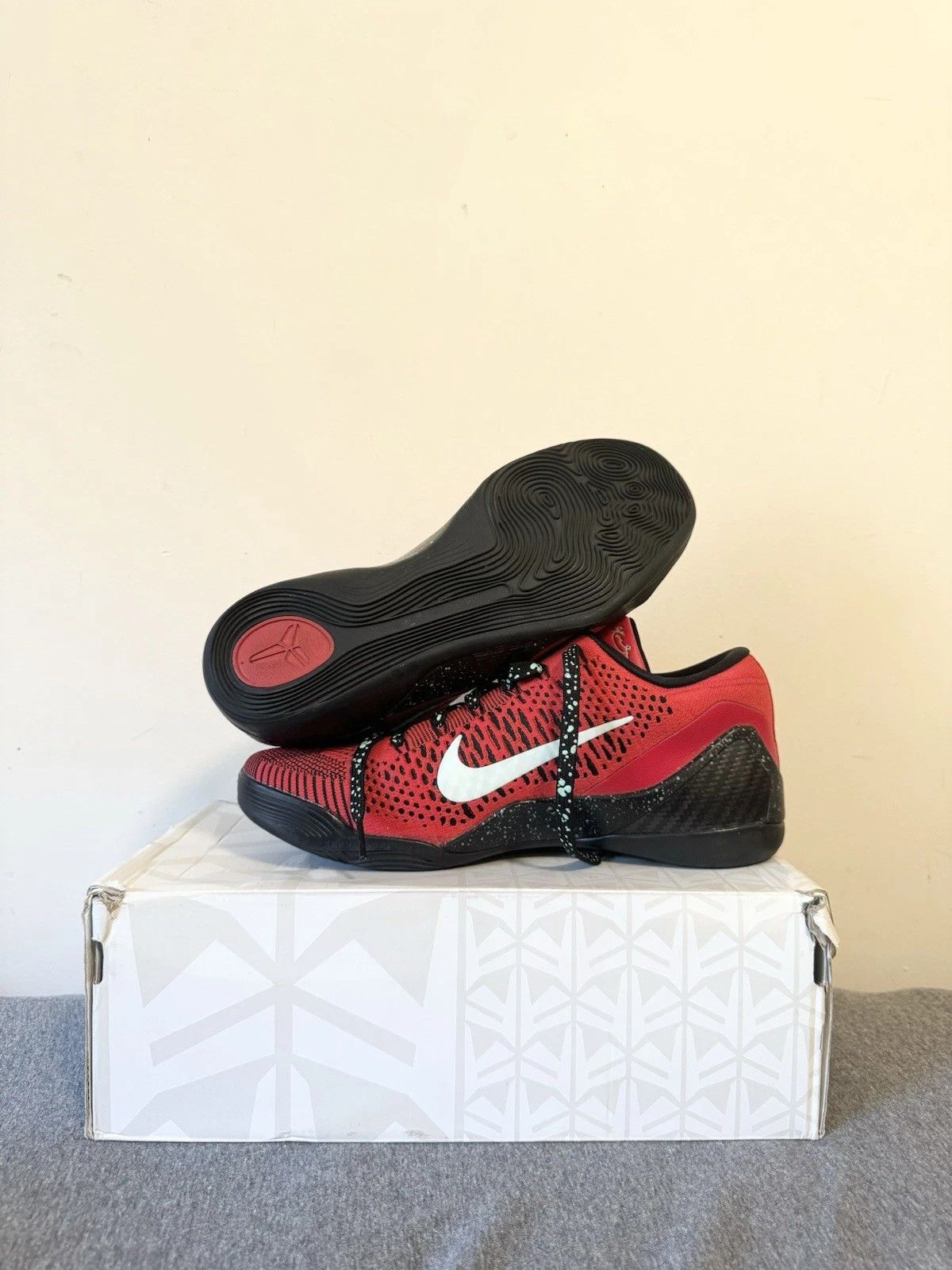 Nike Nike Kobe 9 Low University Red Size US 9 / EU 42 - 2 Thumbnail