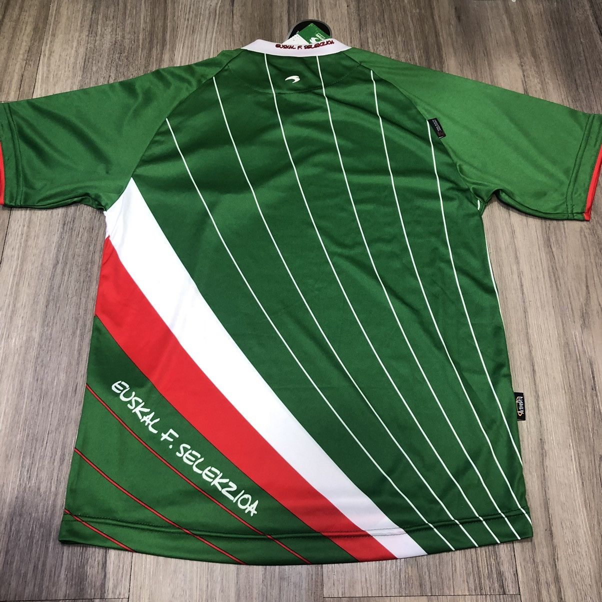 Other Basque Euskal futbol selekzioa 11/12 home shirt(Bnwt) Size US S / EU 44-46 / 1 - 3 Thumbnail