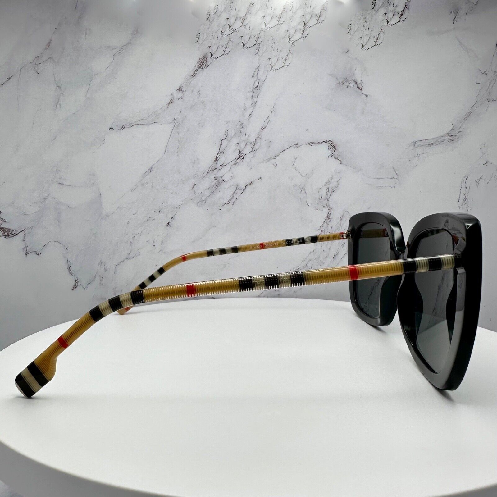 Burberry Burberry Sunglasses Black Cat Eye Checkered Arm Authentic Size ONE SIZE - 4 Thumbnail