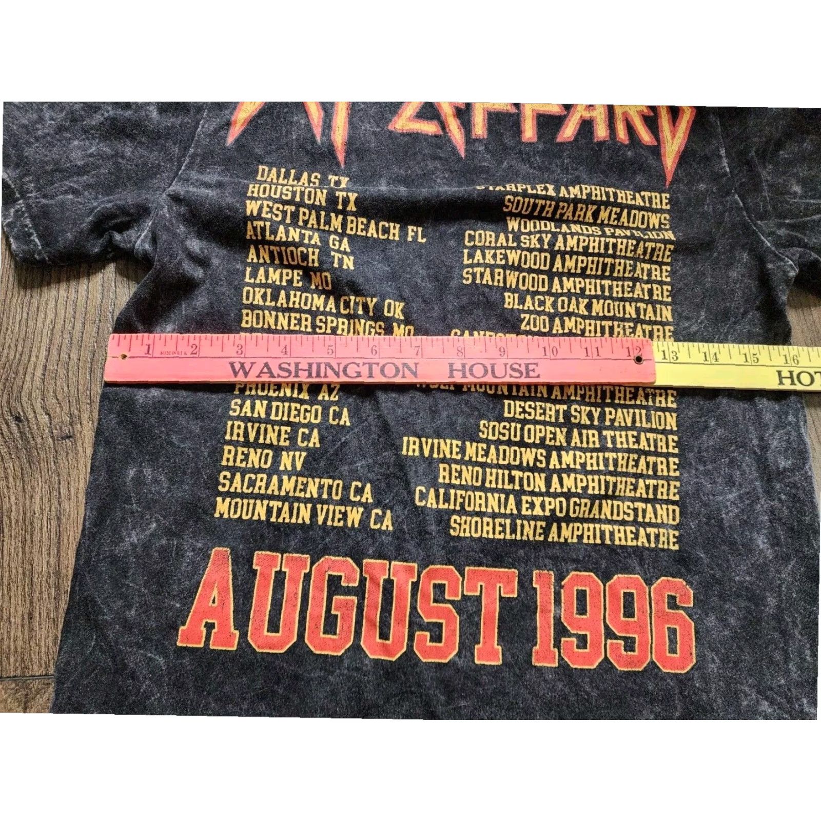 Doublet Def Leppard Rock Of Ages Double Sided T Shirt Black Animal Print Small Unisex Adults Rock Band Tee Size US S / EU 44-46 / 1 - 4 Thumbnail