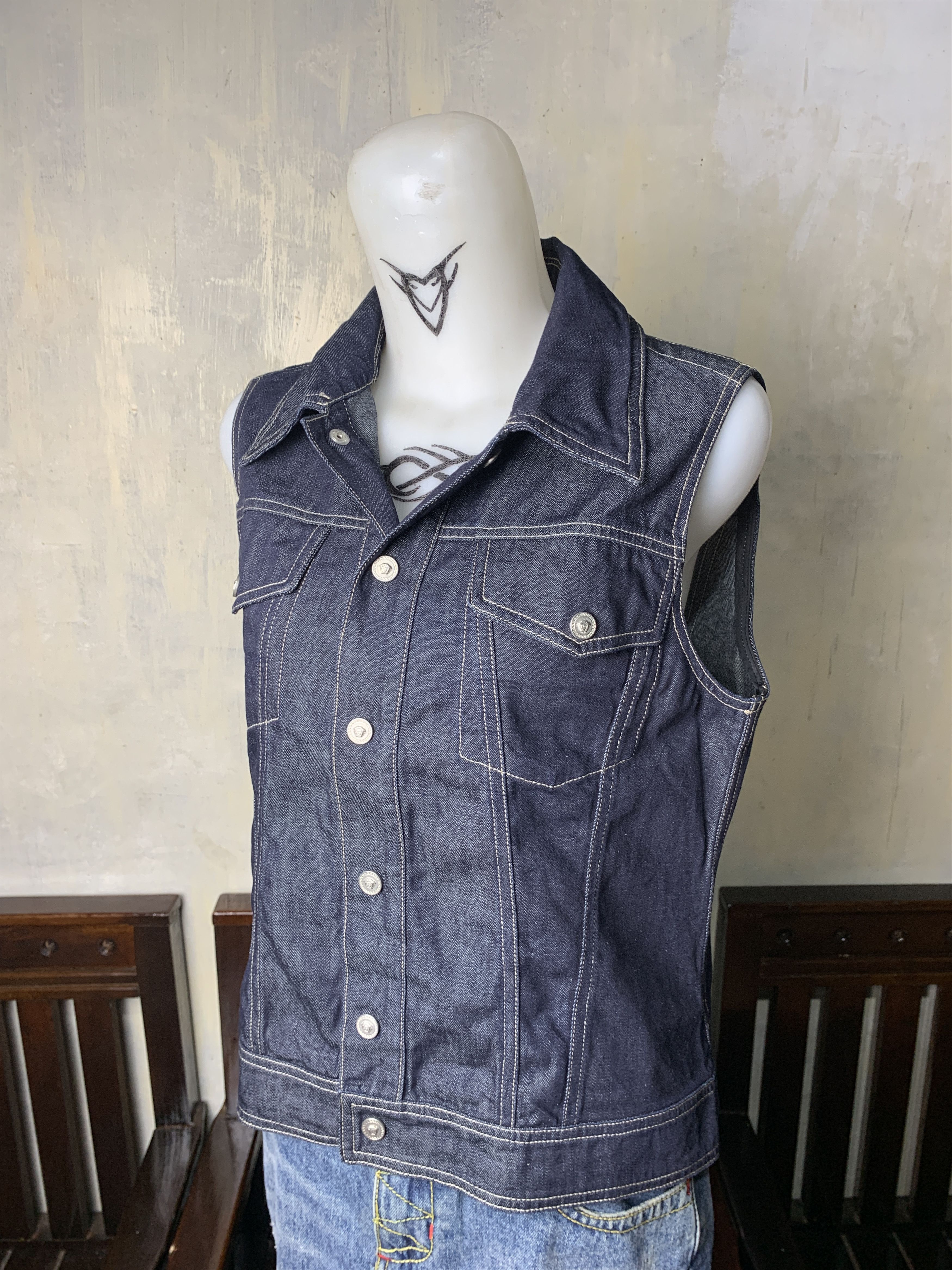 Versace Jeans Couture Versace Jeans Couture Indigo Snap Jeans Vest (M) Size M / US 6-8 / IT 42-44 - 2 Thumbnail