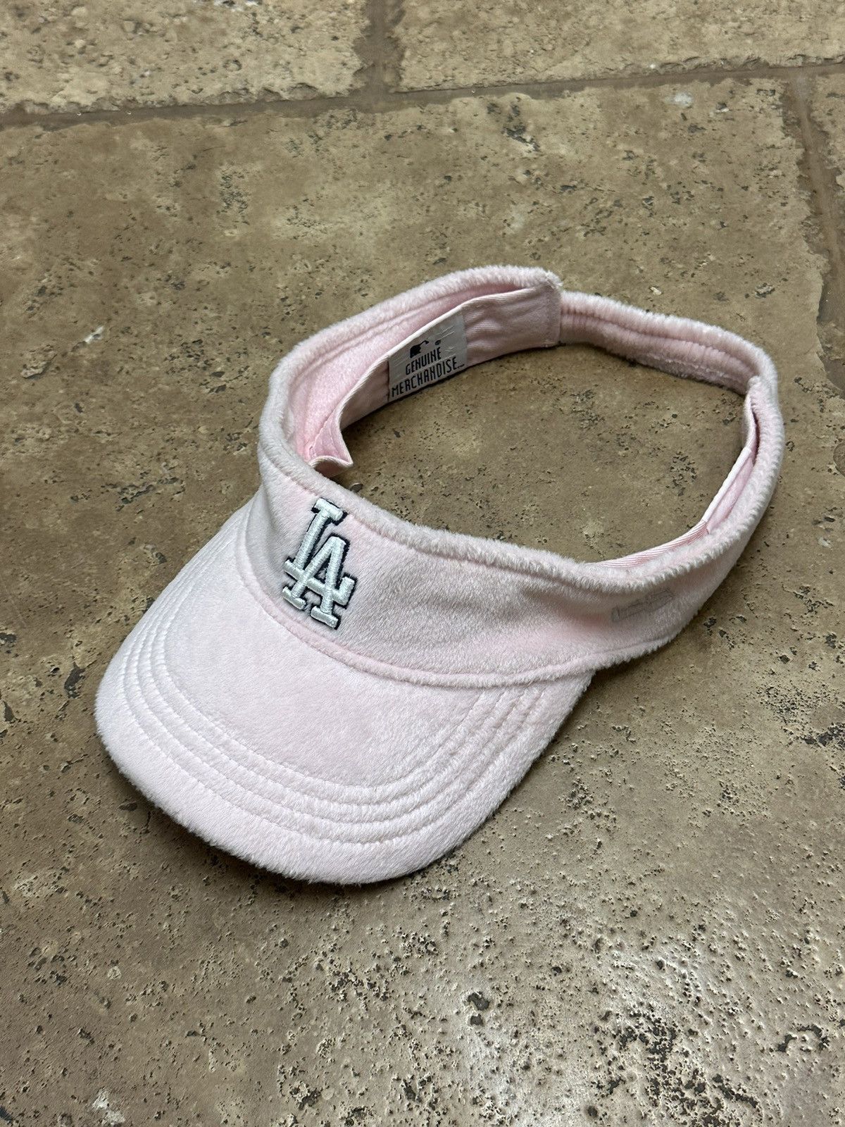 MLB × New Era MLB Los Angeles Dodgers New Era Pink Velvet Visor Hat Size ONE SIZE - 1 Thumbnail