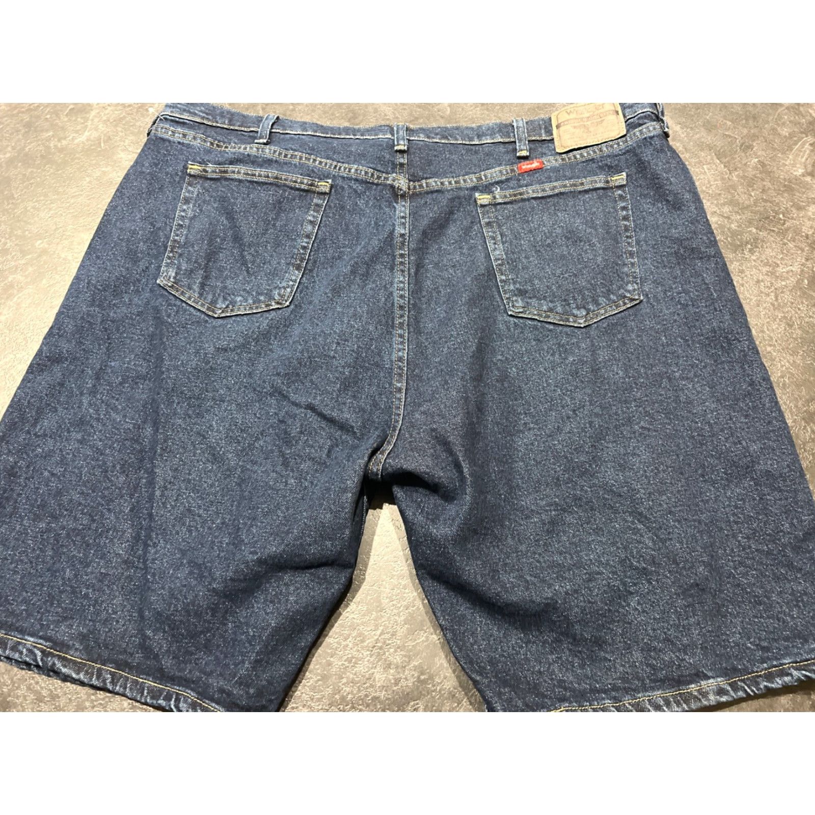 Wrangler Wrangler Mens Denim Shorts Size 44 Blue Carpenter Adult Regular 9-Inch Inseam Size US 44 / EU 60 - 6 Thumbnail