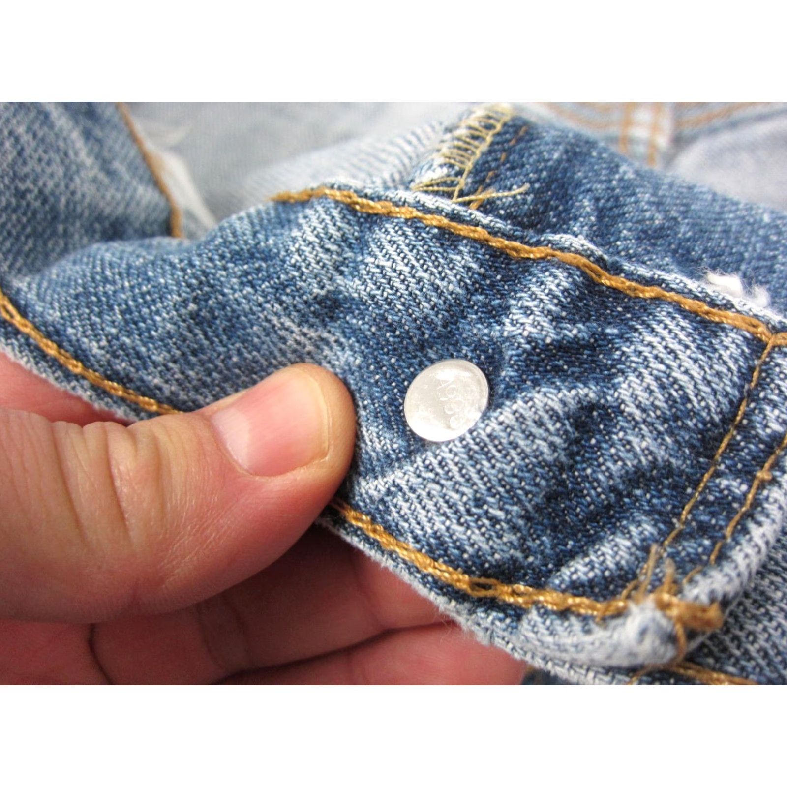 Levi's VINTAGE Levi's 505 Shorts Mens Bermuda Denim Blue 90s Jeans Jorts 38 Regular 5-Pocket Mens Shorts Blue Denim Vintage 90s Levi's Mens Shorts Size US 38 / EU 54 - 6 Thumbnail