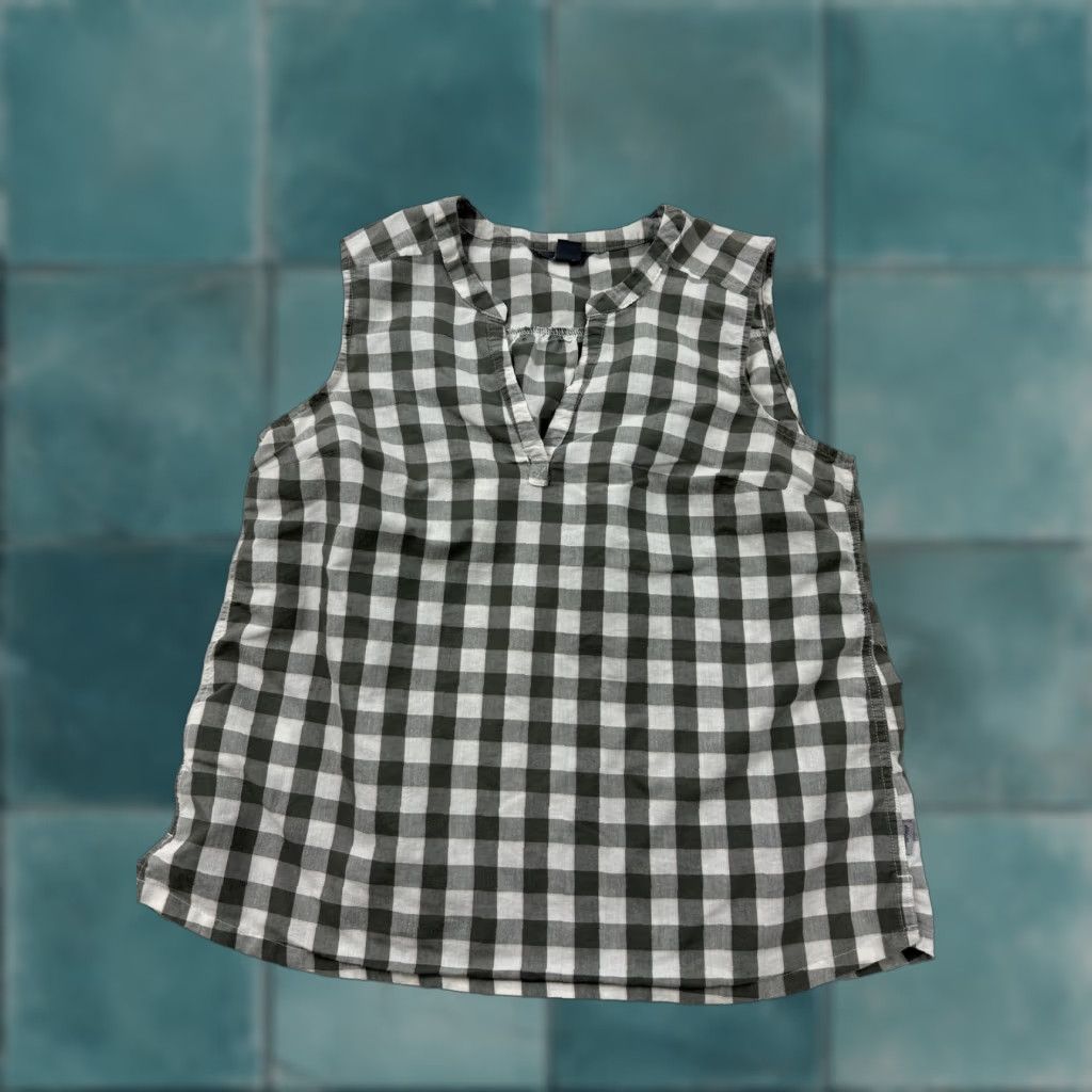 Eddie Bauer Eddie Bauer Blouse Womens Small Gray Gingham Sleeveless V Neck Cotton Blend Shirt Women S Gray Check Casual Lightweight Vintage No Size S / US 4 / IT 40 - 1 Thumbnail