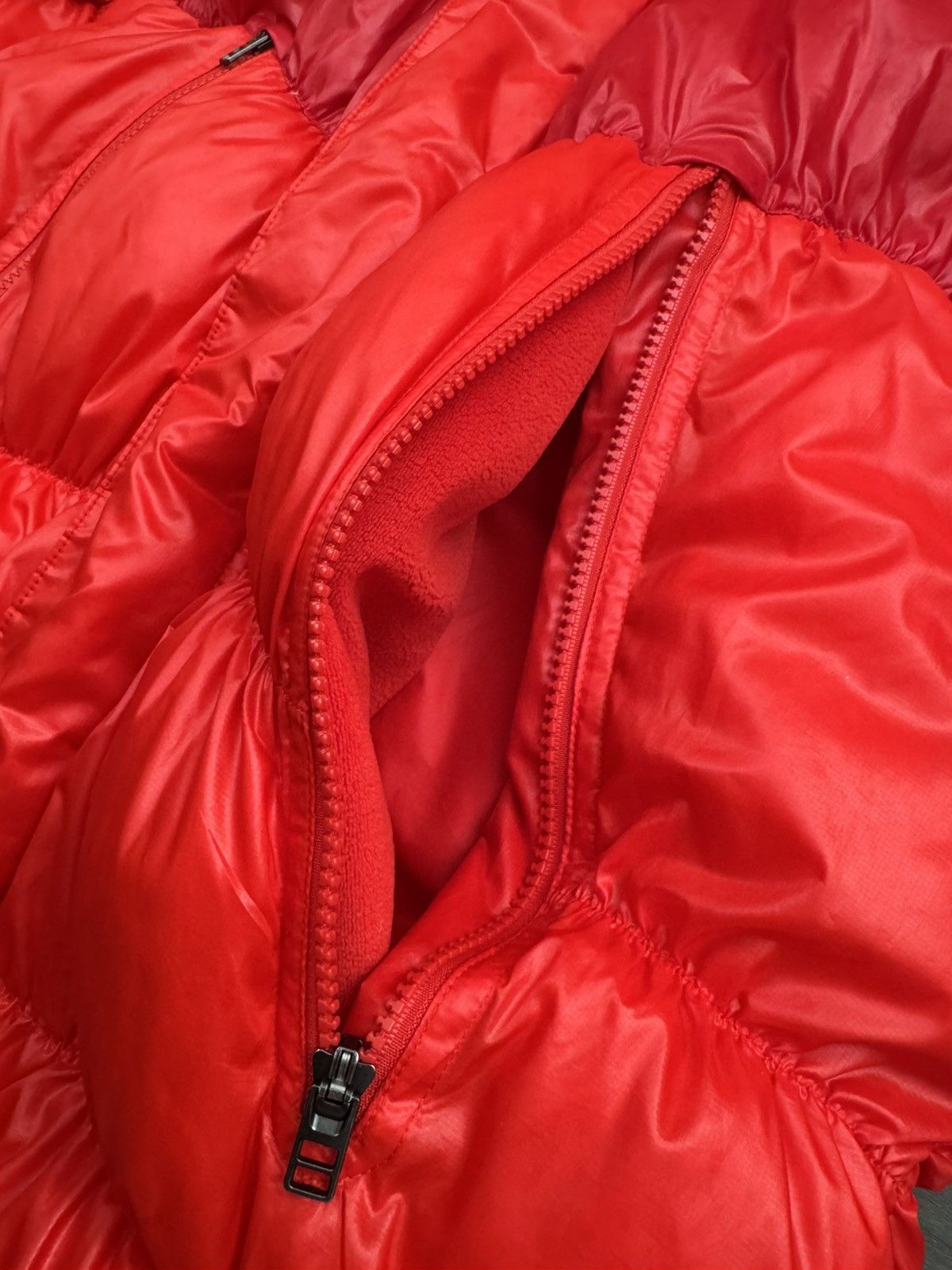 Nike Sportswear Windrunner Down Fill Red Puffer Jacket CU4390-657 Size US S / EU 44-46 / 1 - 3 Thumbnail