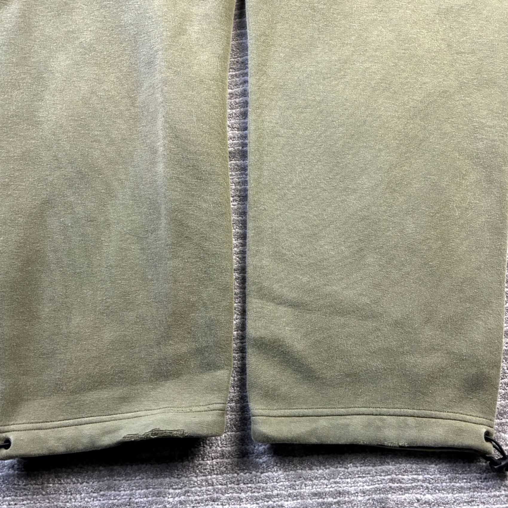 Nike Nike Tech Fleece Pants Mens M Green Jogger Open Hem Sweatpants Olive | Activewear, Casual Size US 31 - 6 Thumbnail