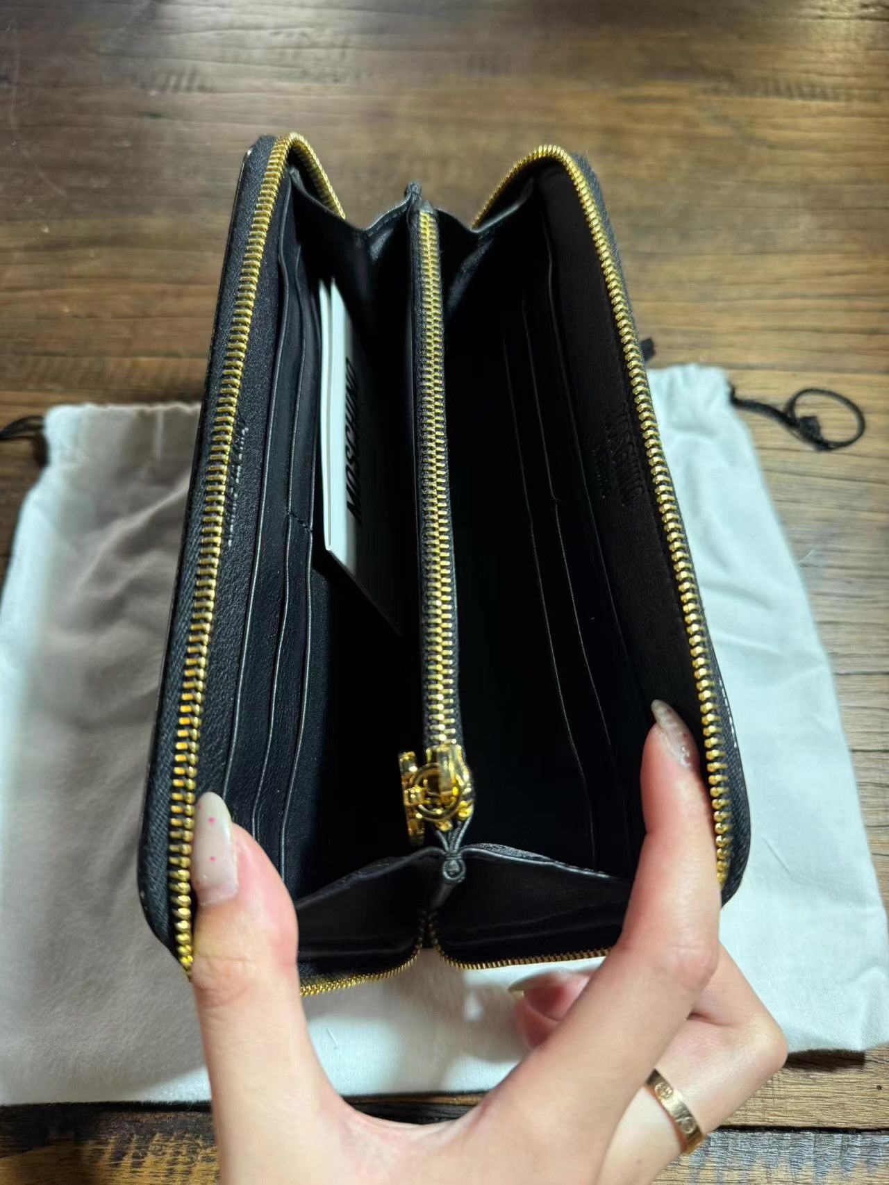 Moschino MOSCHINO 15SS Black Gold Logo Zipper Wallet Ｑ25 Size ONE SIZE - 6 Thumbnail