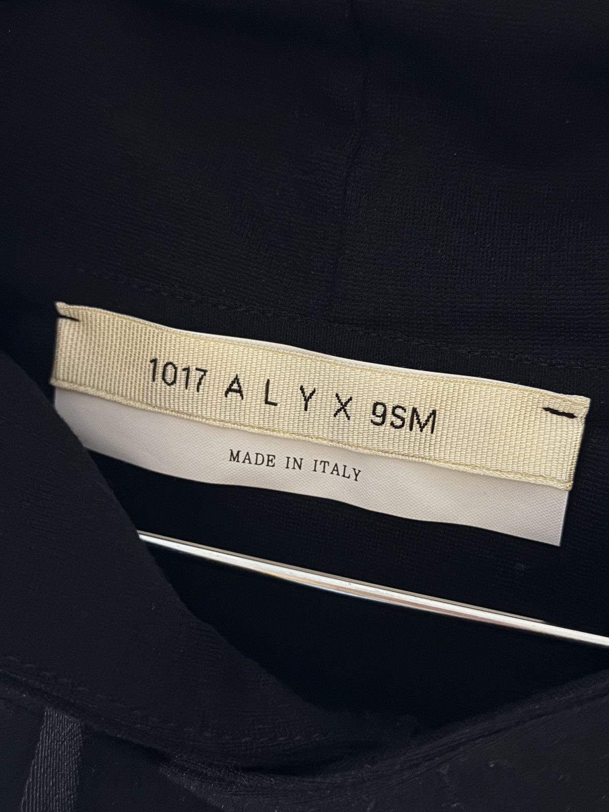 1017 ALYX 9SM 1017 ALYX 9SM BUCKLE DETAILED HOODED SWEATSHIRT Size US L / EU 52-54 / 3 - 2 Thumbnail