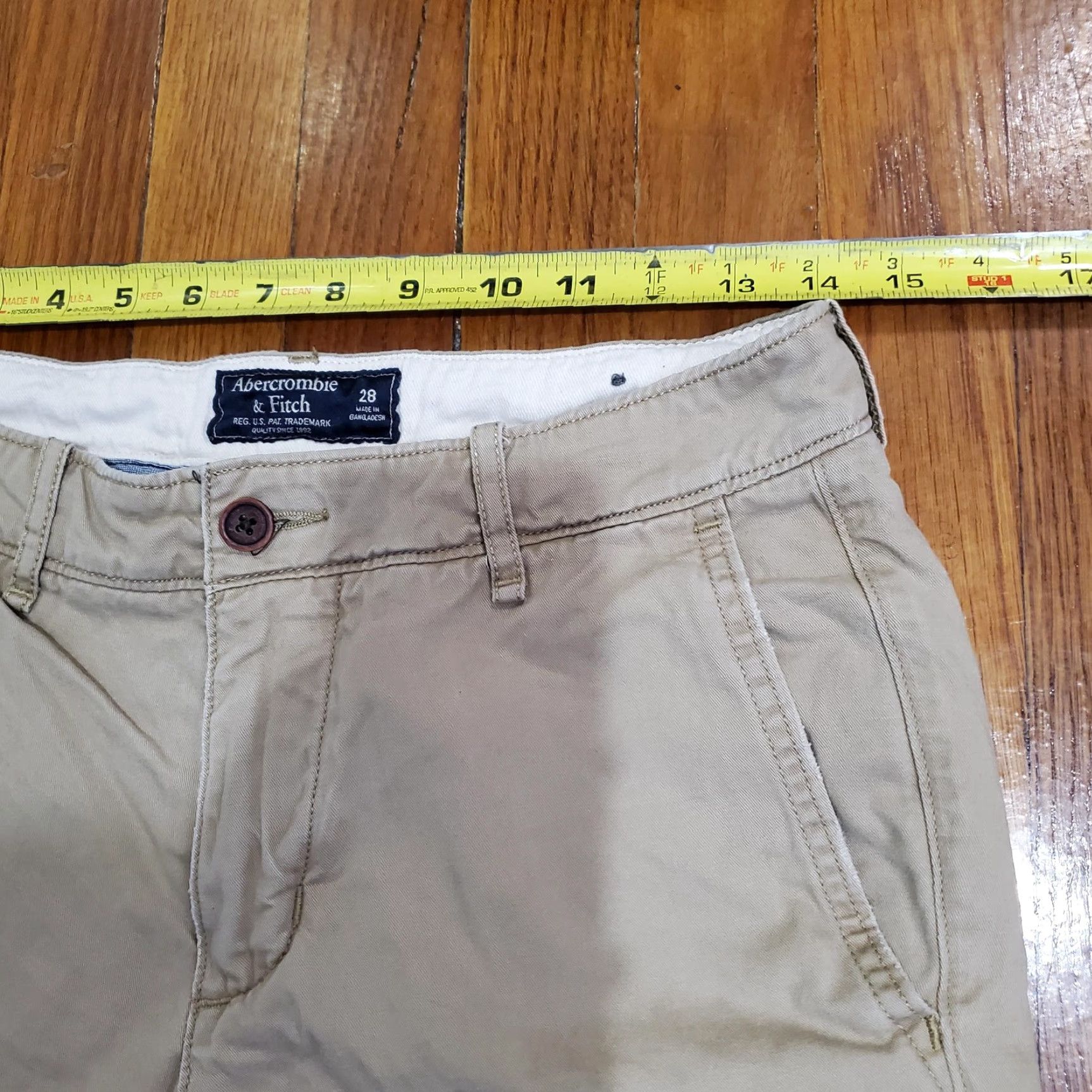 Abercrombie & Fitch Abercrombie & Fitch Shorts Mens 28 Beige Chino Flat Front 10 Inch Inseam Casual Size US 28 / EU 44 - 6 Thumbnail