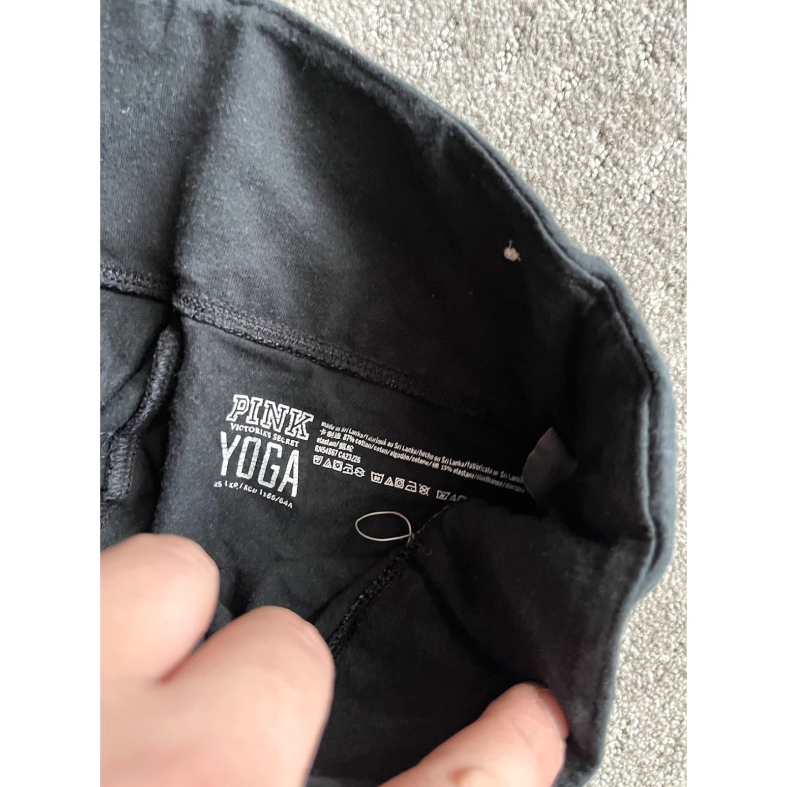 Victoria's Secret Pink Victoria's Secret Women’s XS Black Logo Leggings Yoga Solid Logo Size 26" / US 2 / IT 38 - 5 Thumbnail