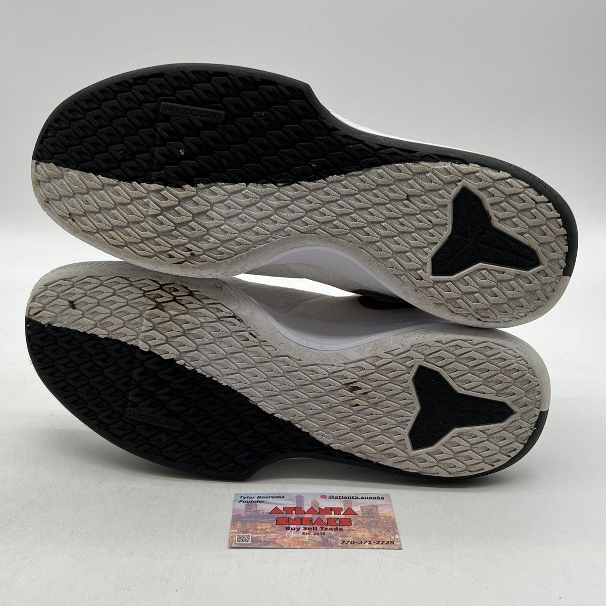 Nike Mamba fury white metallic gold Size US 12 / EU 45 - 7 Thumbnail