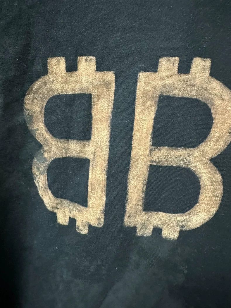 Balenciaga Balenciaga 23 FW Mud Dye Bitcoin Old Destruction Short Slee Size US XXL / EU 58 / 5 - 3 Thumbnail