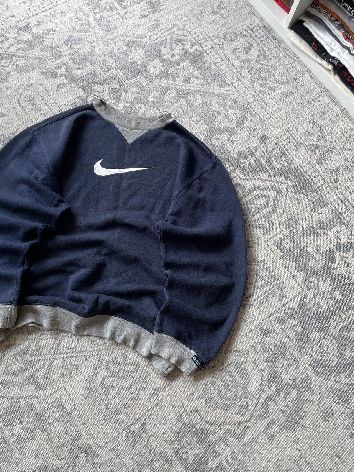 Nike Nike Vintage Sweatshirt Big Logo Boxy Cropped Japanese Y2K Size US M / EU 48-50 / 2 - 2 Thumbnail
