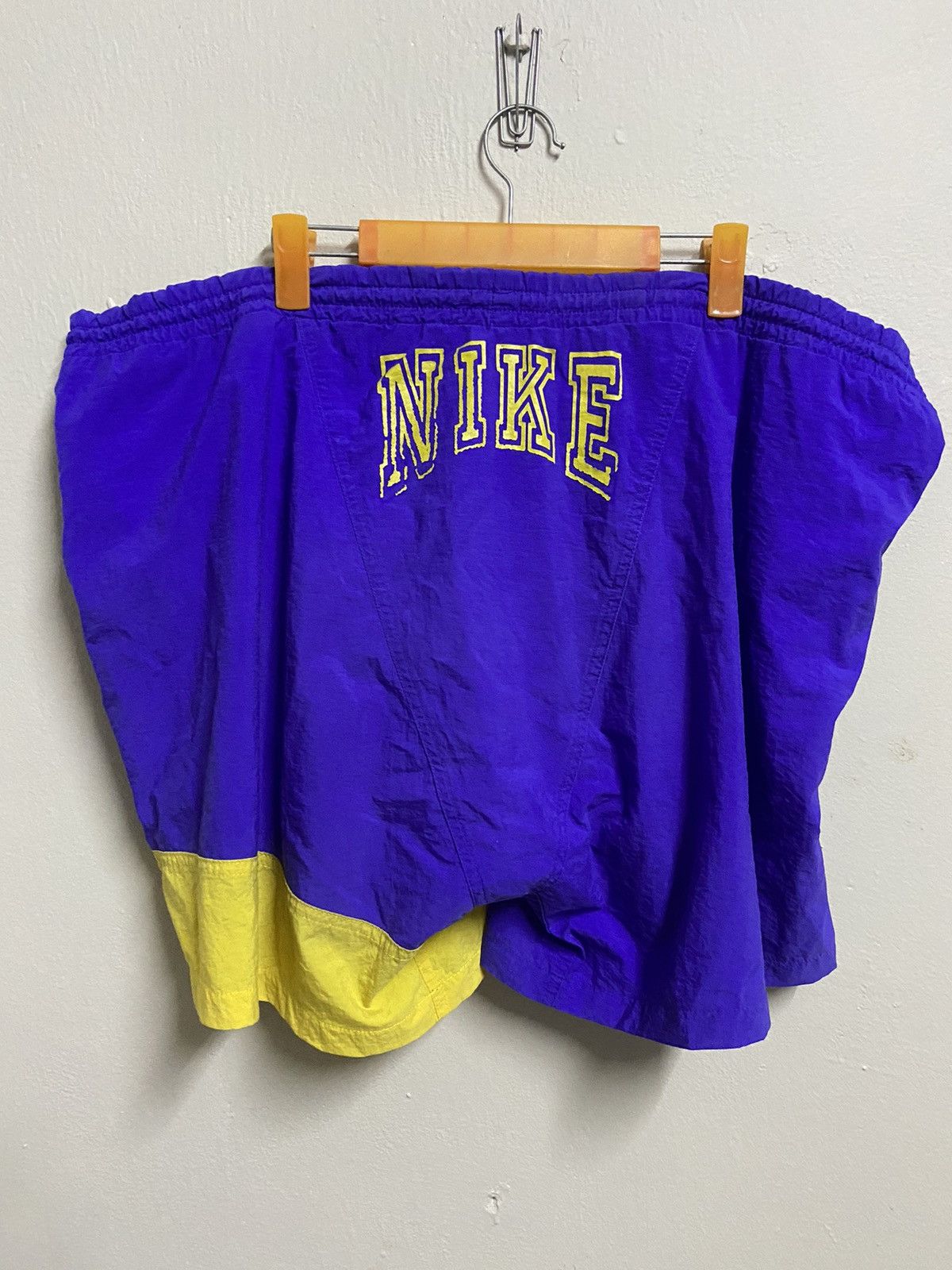 Nike × Vintage 1980s Nike Spellout Logo Nylon Shorts Size US 44 / EU 60 - 5 Thumbnail