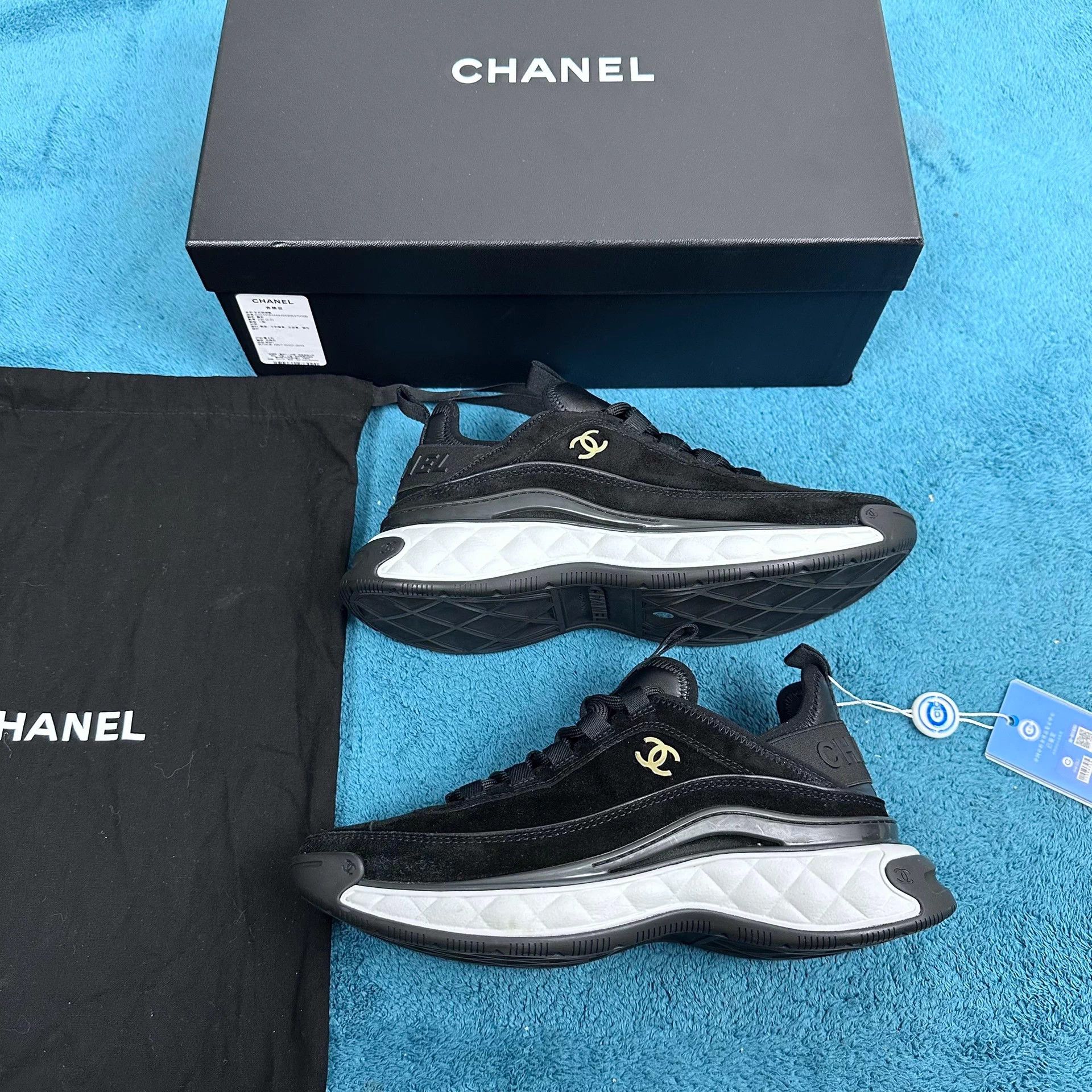 Chanel Chanel Gold Logo Leather Low-Top Sneakers Black 37.5 Size US 6.5 / IT 36.5 - 2 Thumbnail