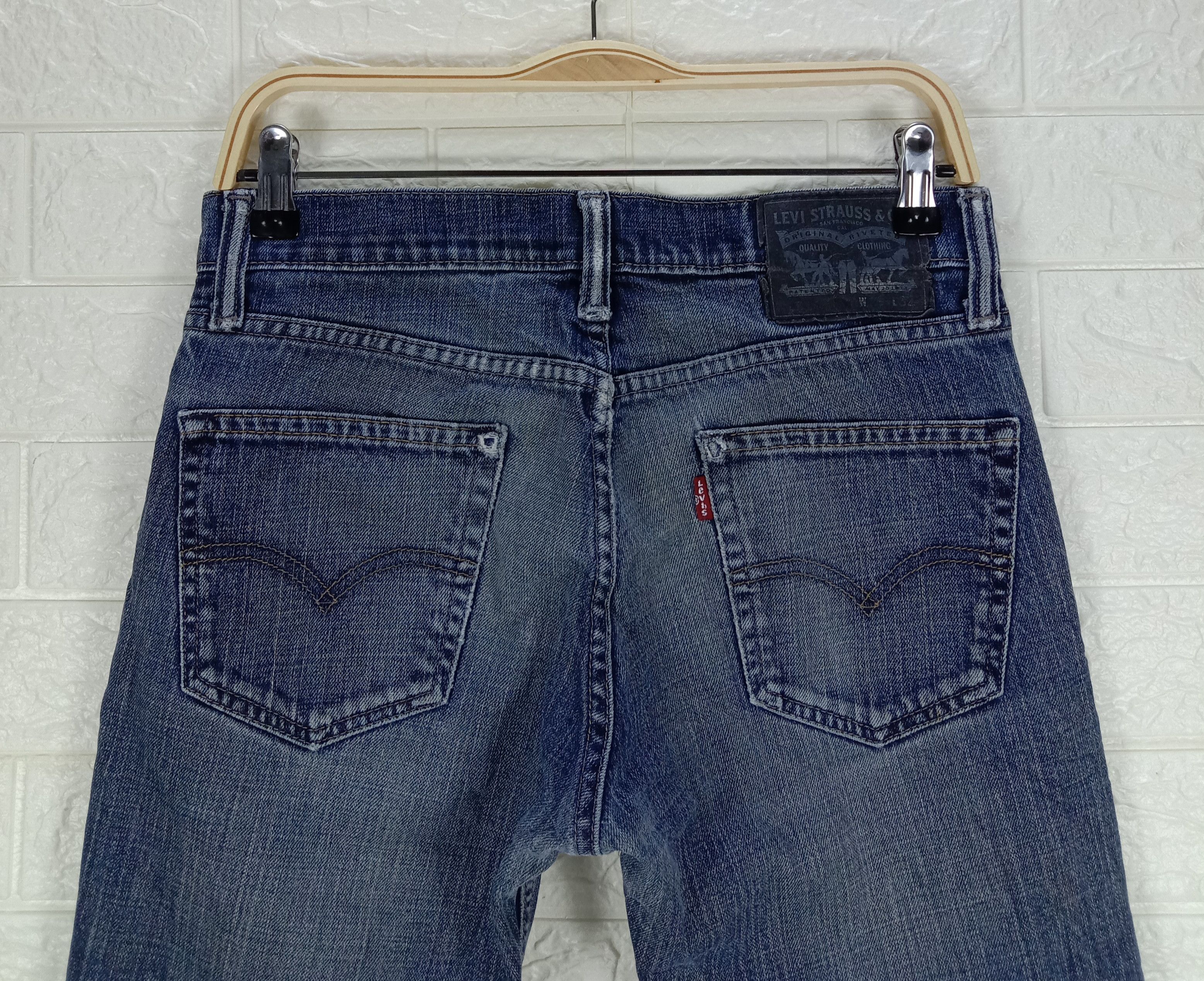 Levi's Vintage Levi's 511 Jeans Faded Dark Blue Slim Fit Denim Size US 30 / EU 46 - 6 Thumbnail