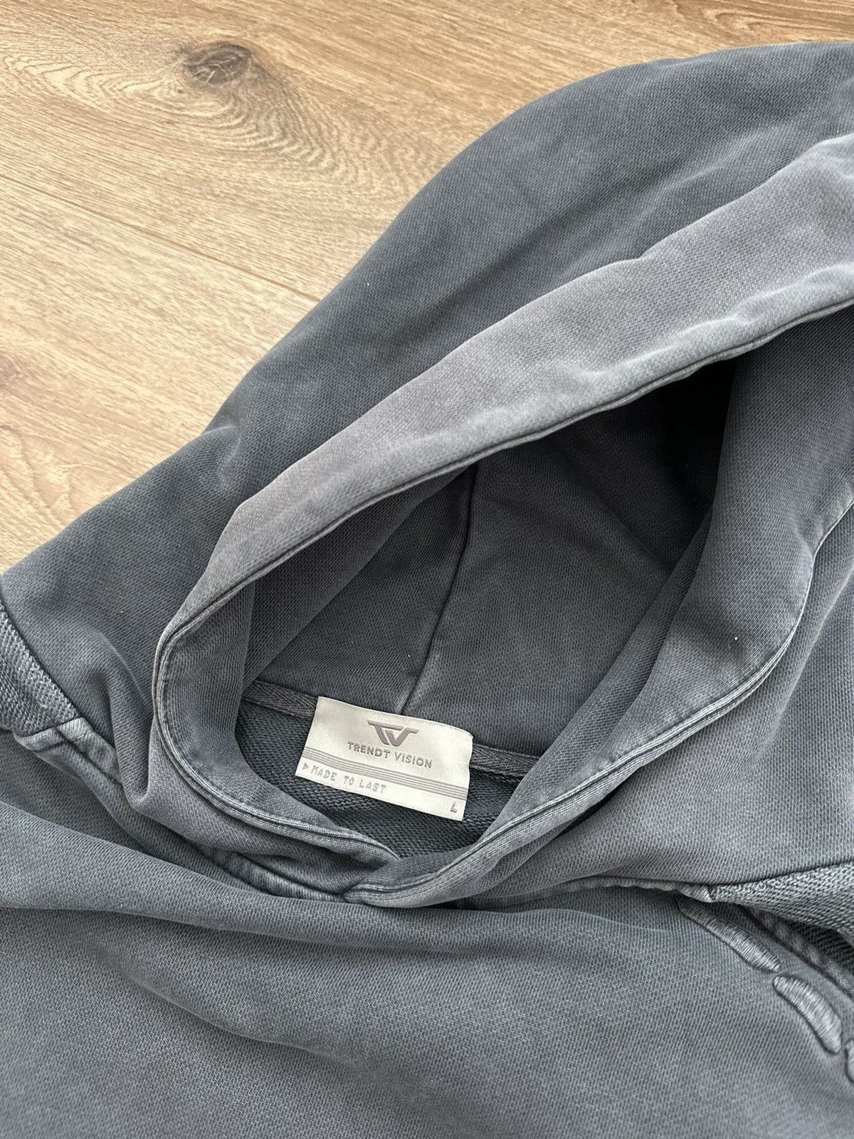 Trendt Vision 🔥VINTAGE TRENDT VISION BAGGY CROPED FADED HOODIE🔥 Size US L / EU 52-54 / 3 - 7 Thumbnail