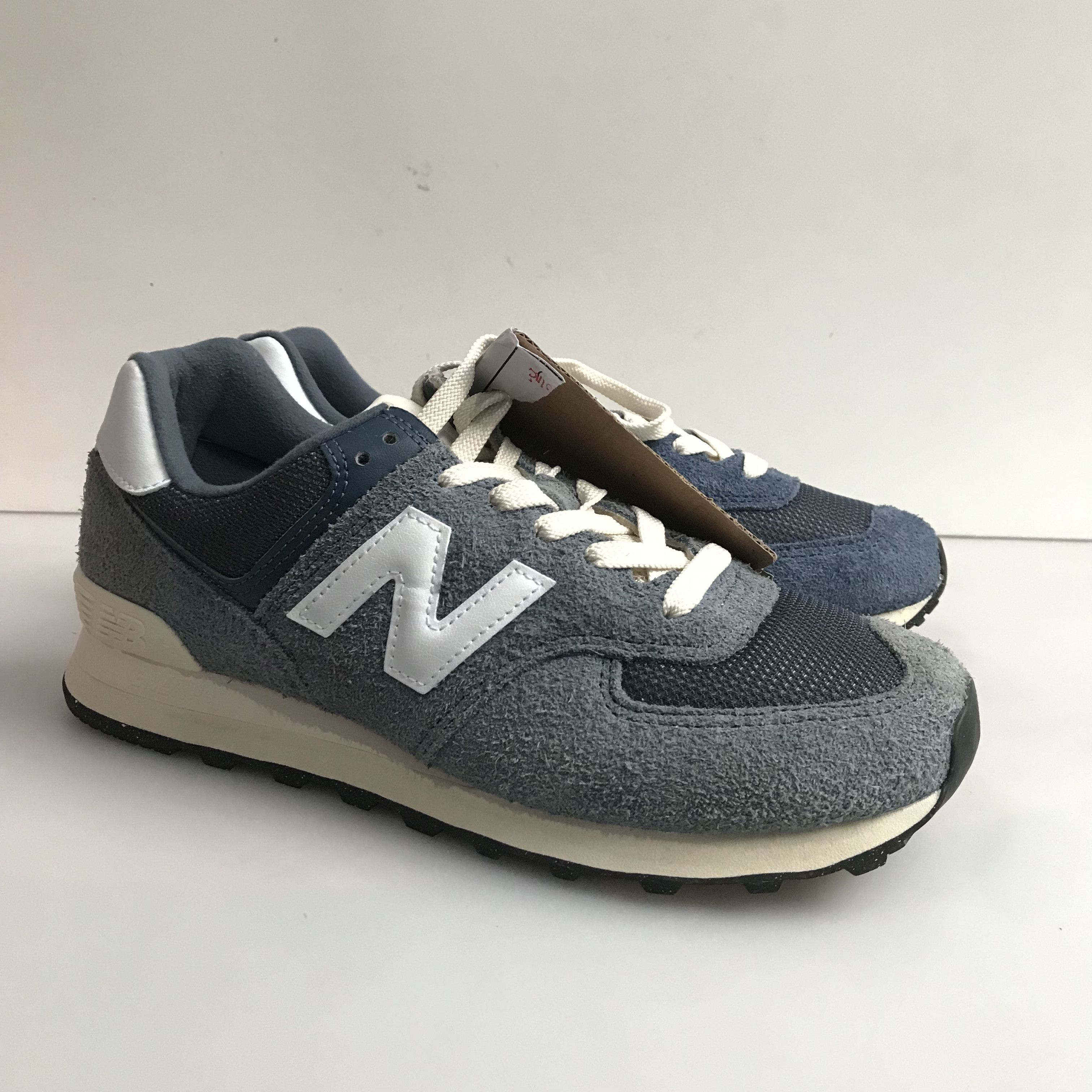 New Balance New Balance 574 Navy Blue cream New Balance Men's U574RBJ Size US 9 / EU 42 - 3 Thumbnail