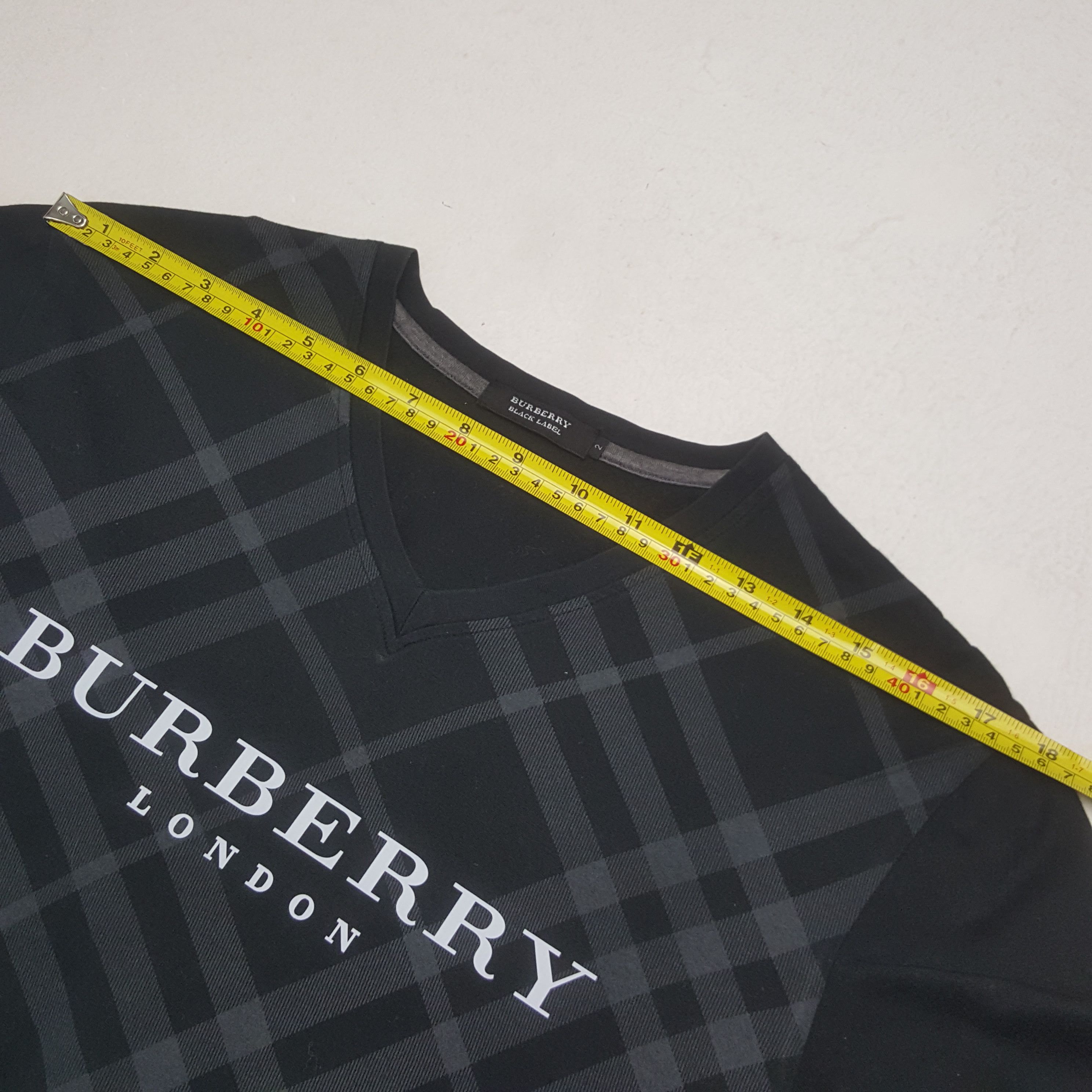Burberry Vintage Burberry London Custom Spell Out Nova Check Tshirt Size US S / EU 44-46 / 1 - 6 Thumbnail