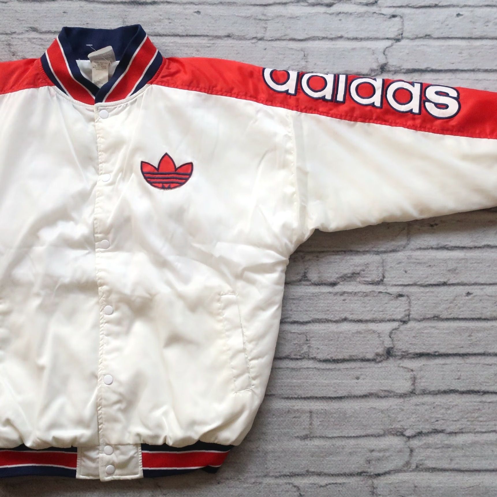 Adidas Vintage Adidas Big Logo Satin Jacket Men Large White Red 80s Varsity Brand Logo 80s Size US L / EU 52-54 / 3 - 2 Thumbnail